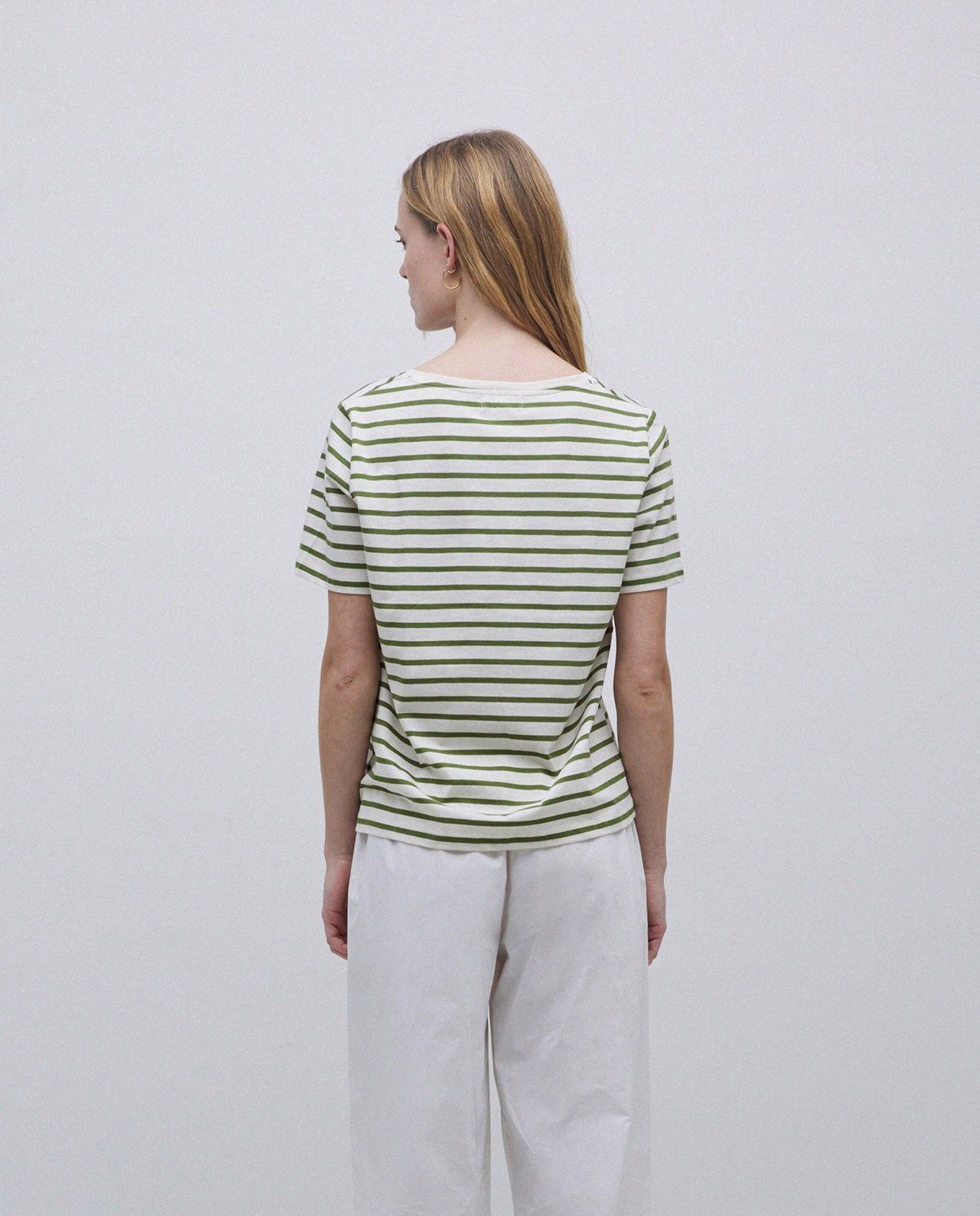 Camiseta rayas cuello pico verde