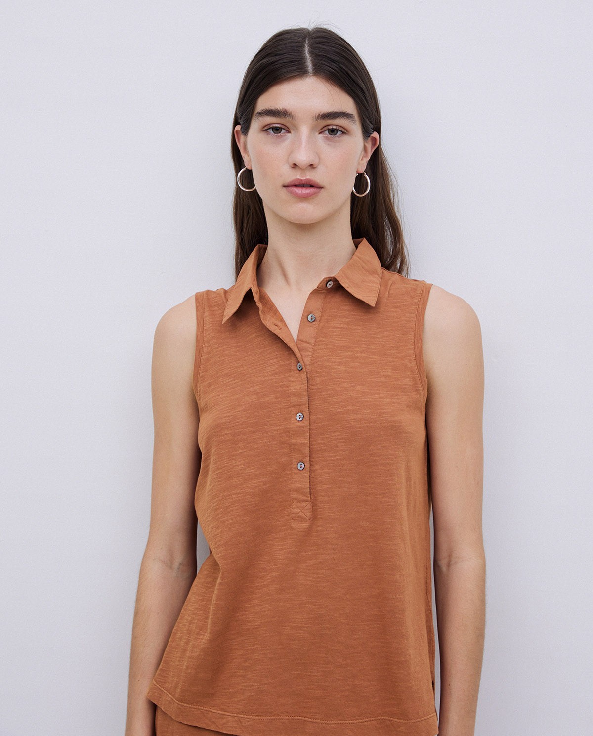Top cuello polo botones terracota 1