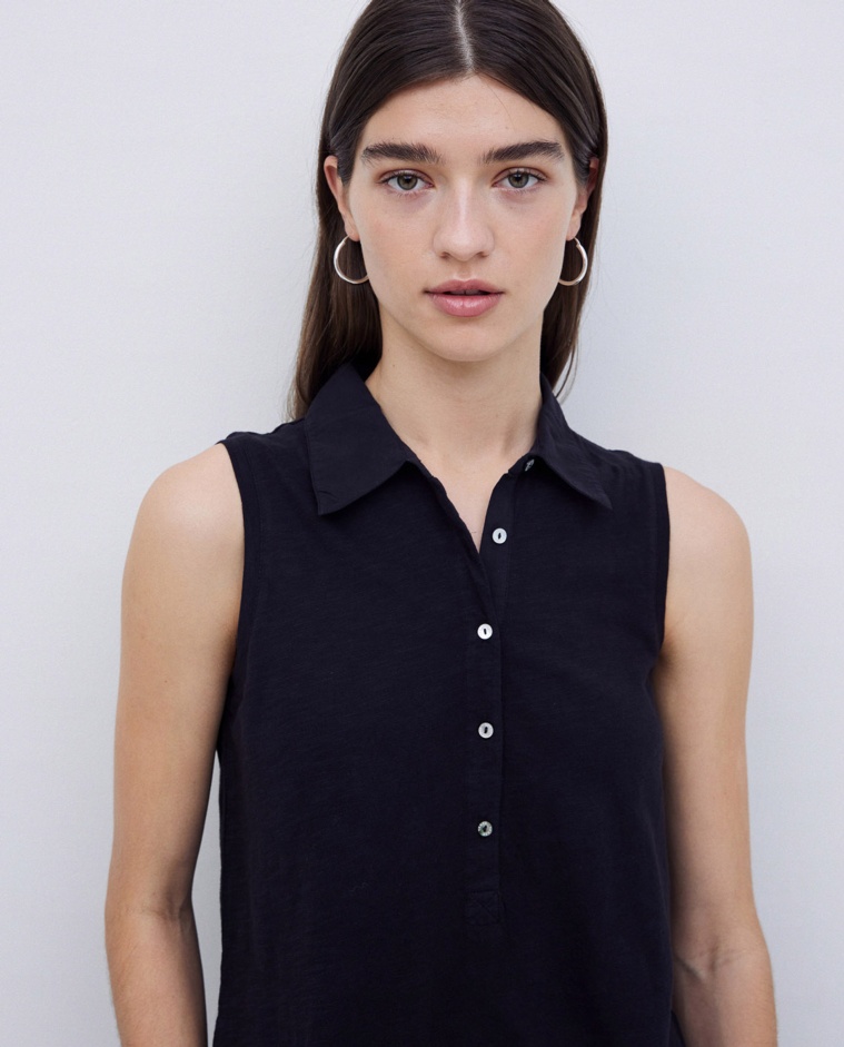 Top cuello polo botones negro
