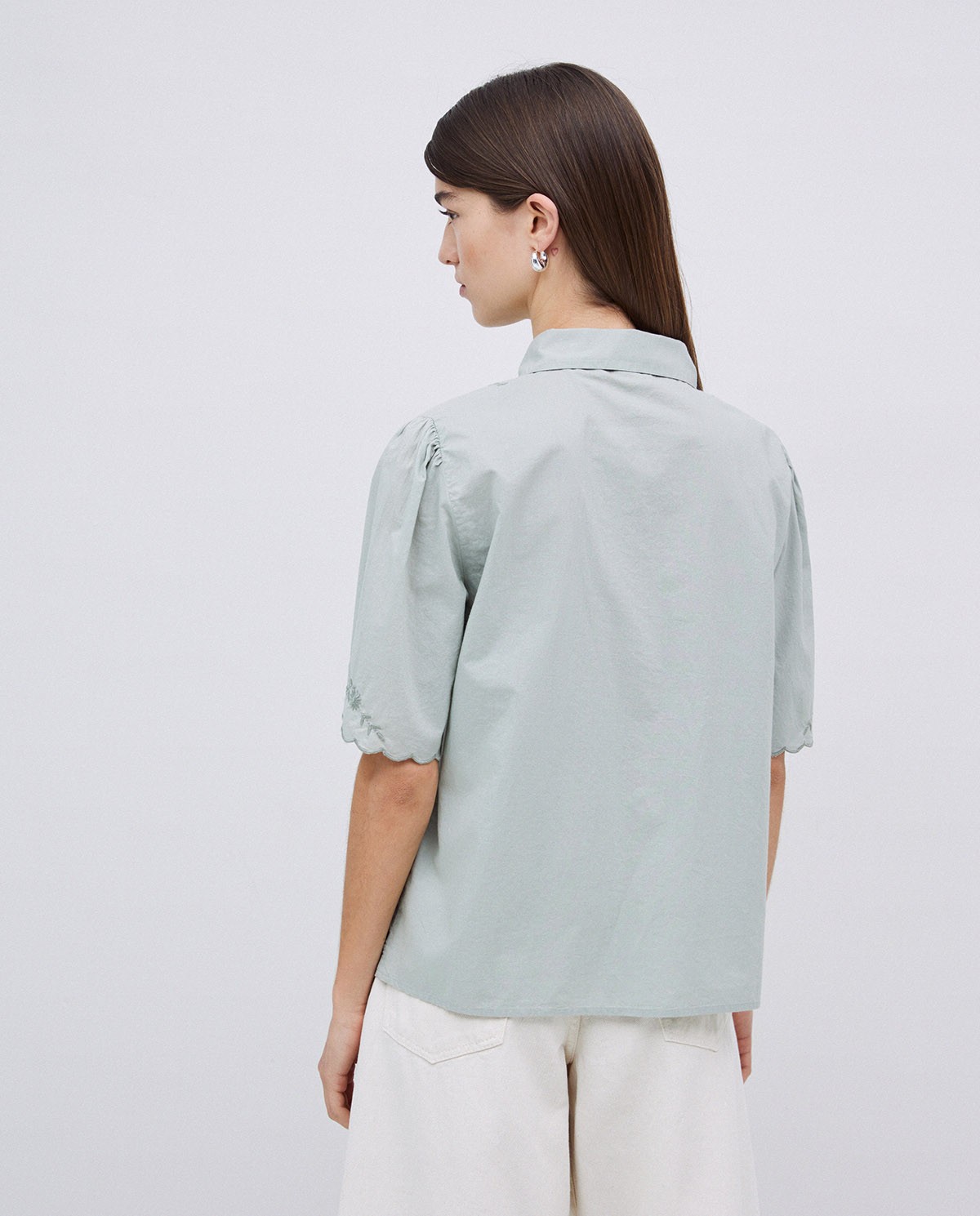 Camisa algodón bordados gris verdoso 3