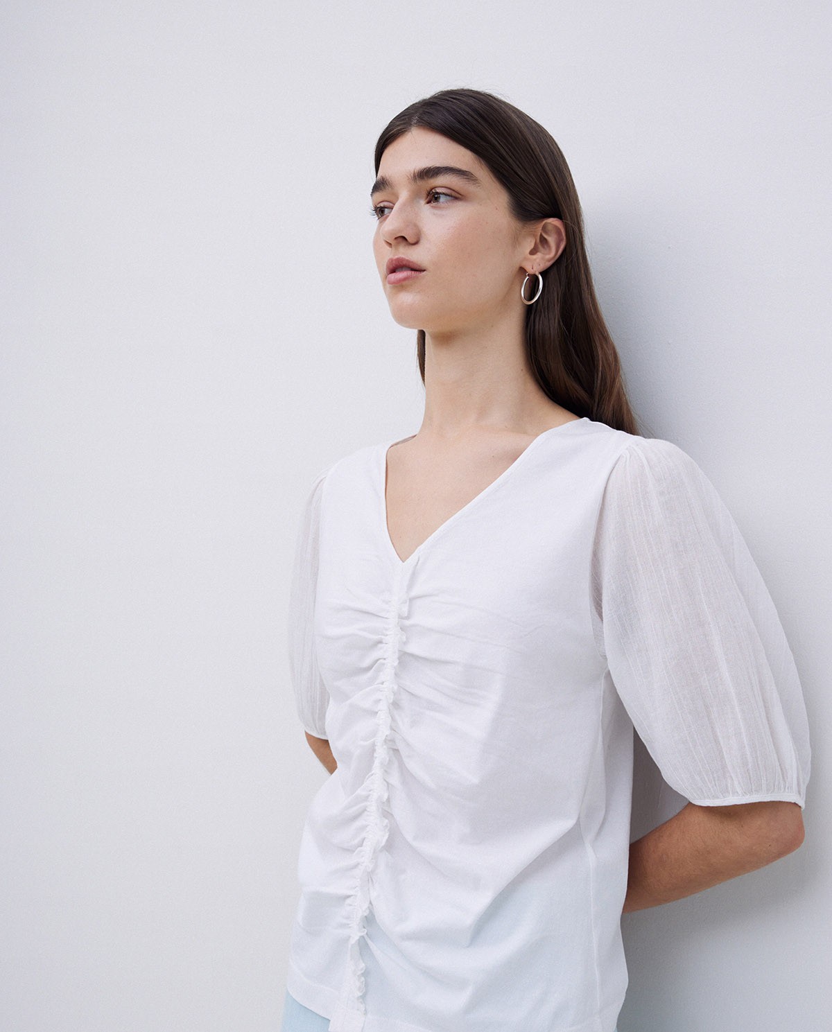 Camiseta detalle volante blanco