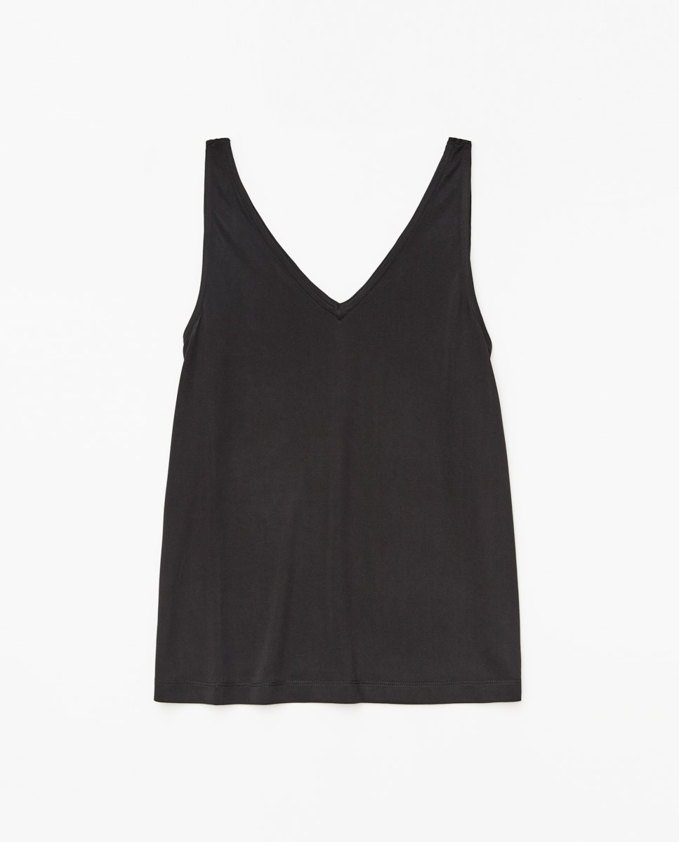 Top pico modal negro 4