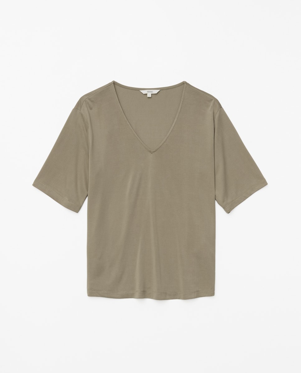 Camiseta holgada escote pico caqui 6