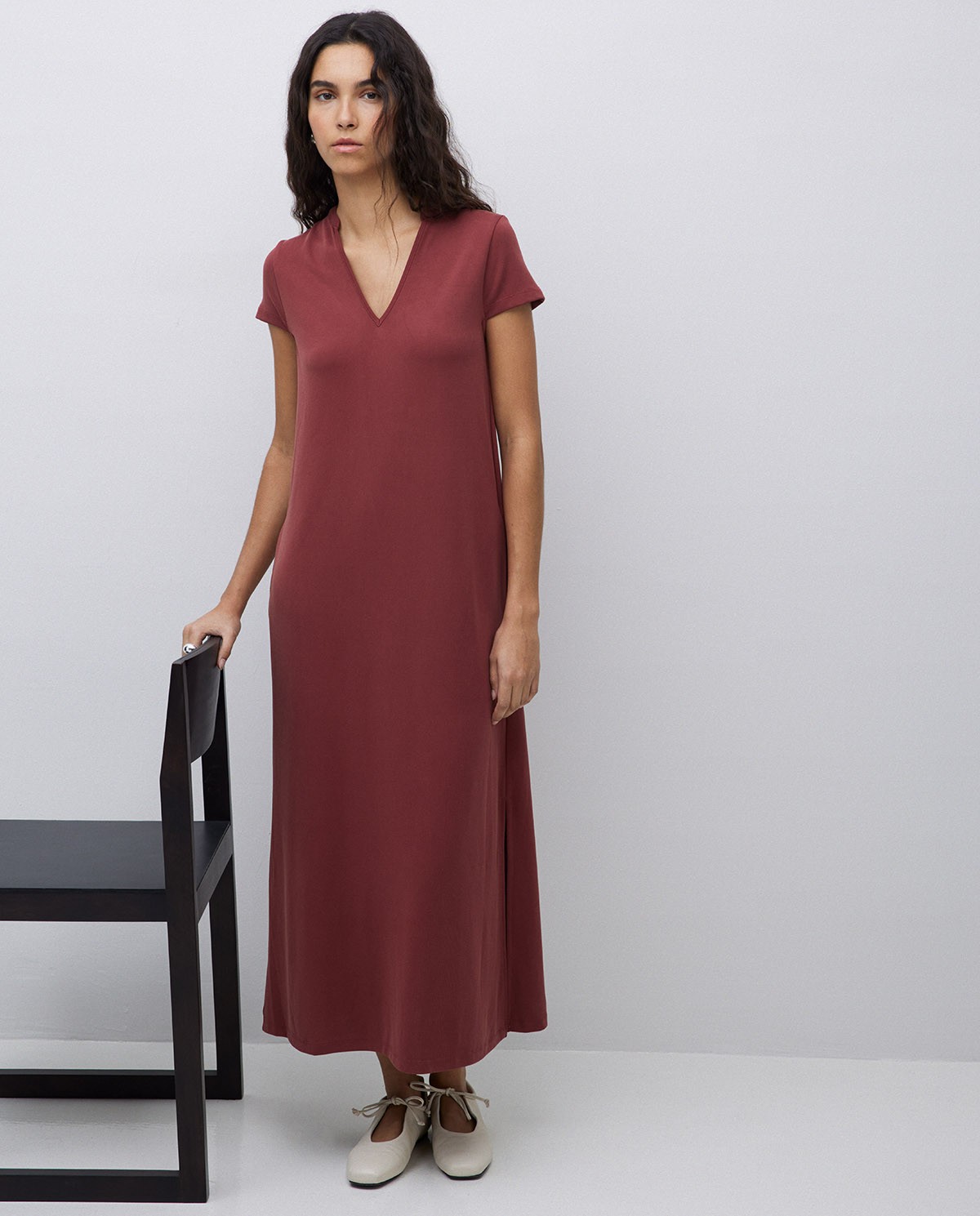 Burgundy cap-sleeve midi dress 6