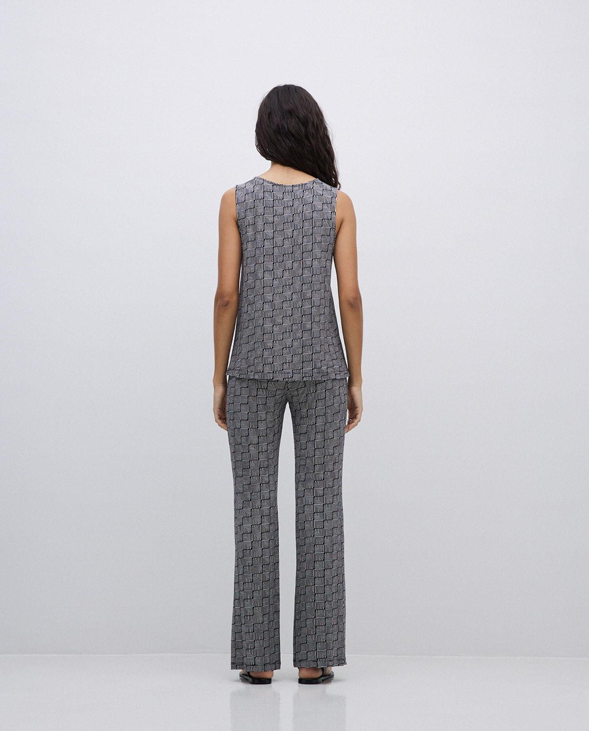 Black geometric flared trousers 3