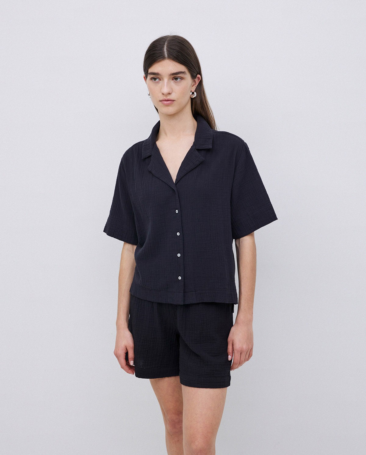 Chemise bi-matière avec col à revers noir 1