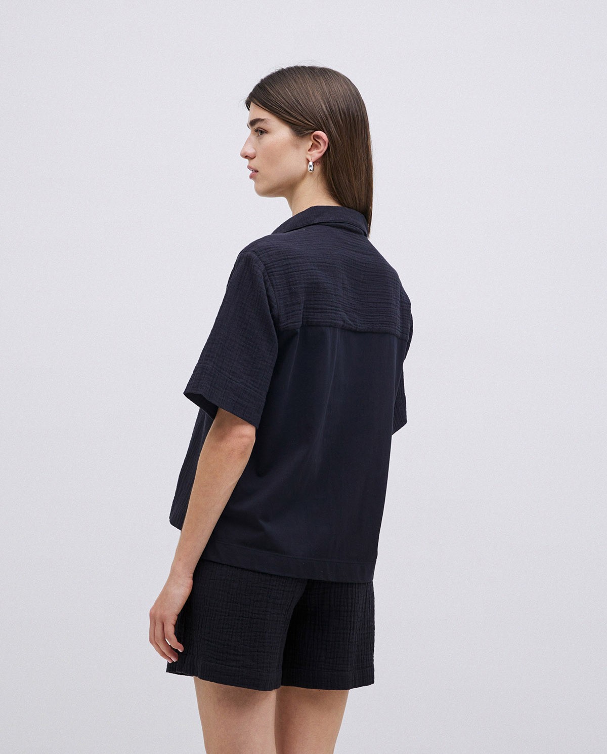 Chemise bi-matière avec col à revers noir 2