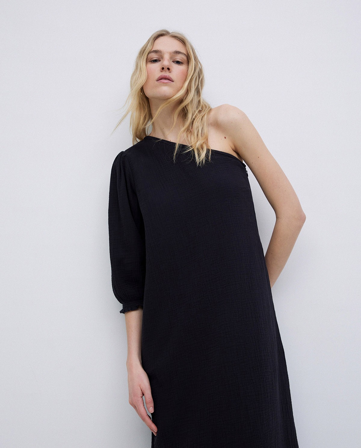 Vestido asimétrico doble gasa negro 1