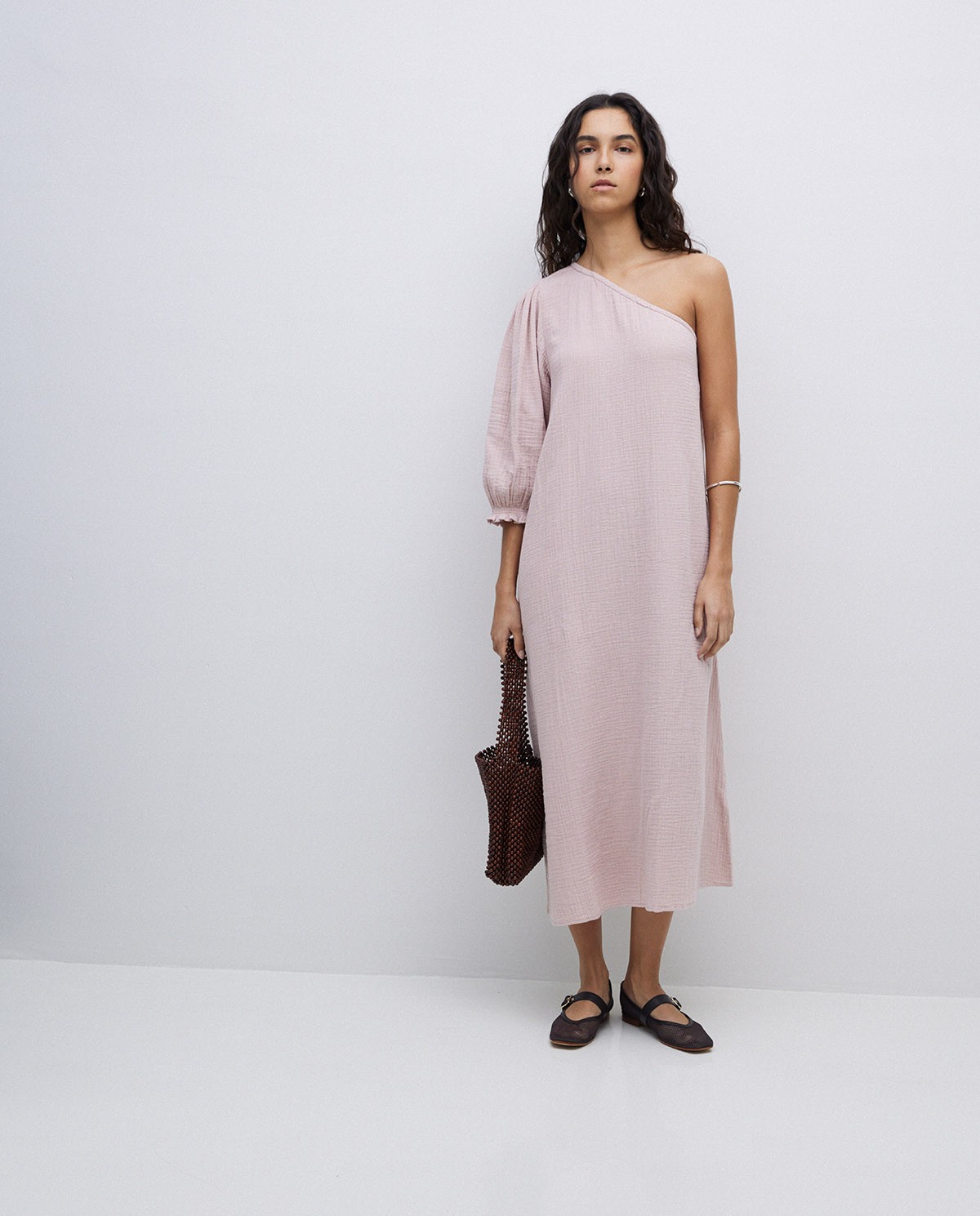 Vestido asimétrico doble gasa rosa pálido