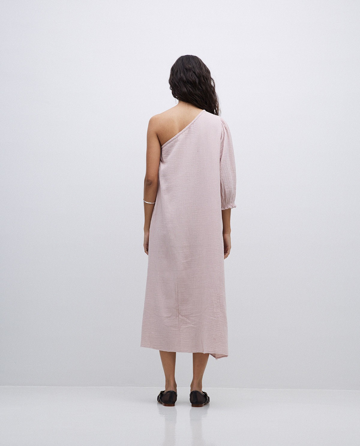 Vestido asimétrico doble gasa rosa pálido 4