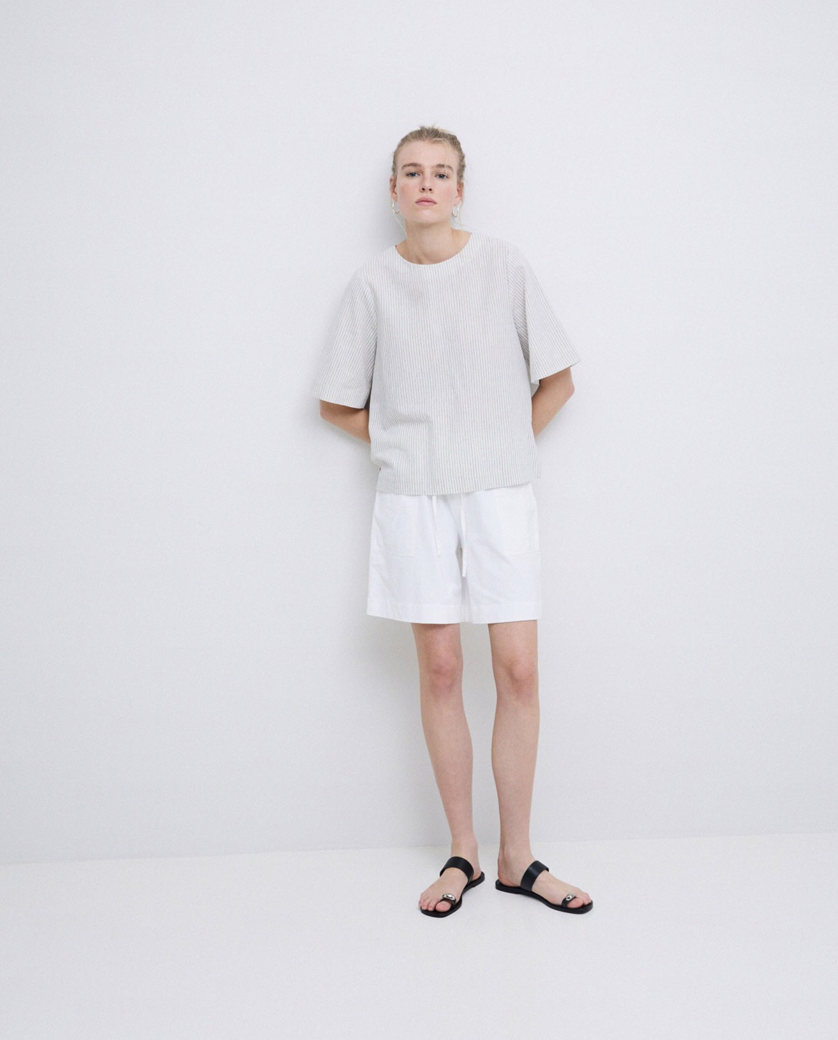 Shorts bolsillos plastrón blanco 5