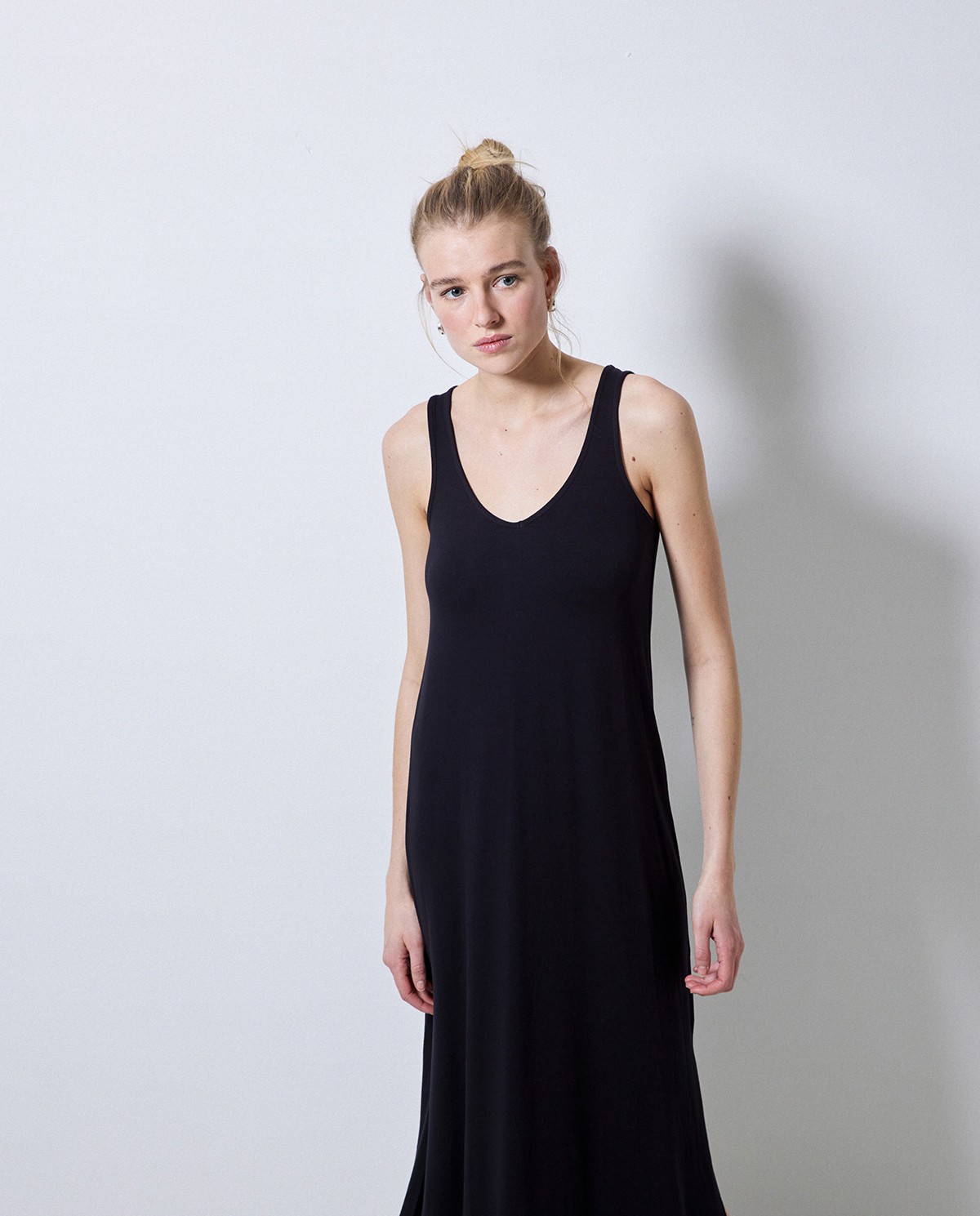 Vestido largo punto azul oscuro 1