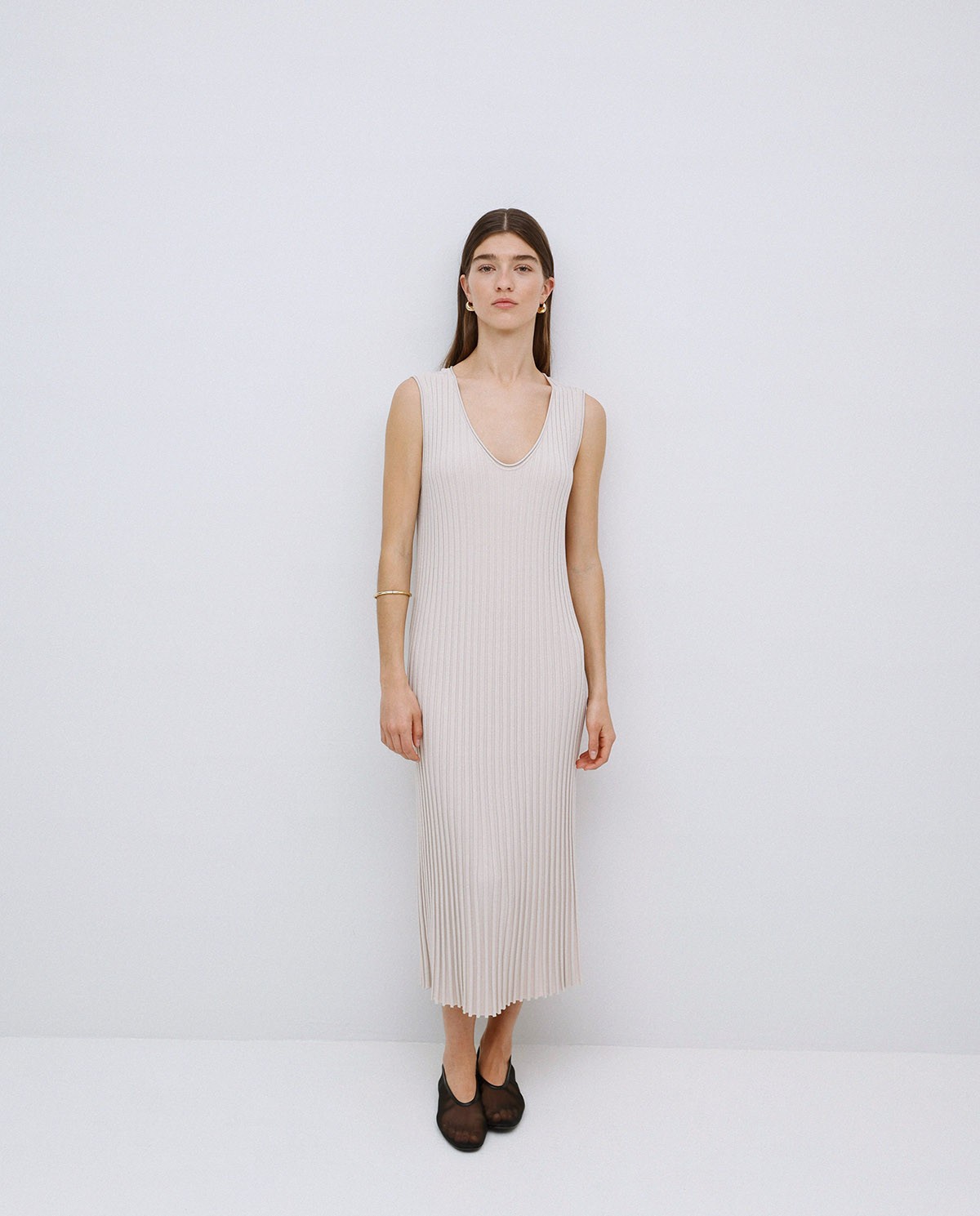 Vestido largo tirantes evasé beige