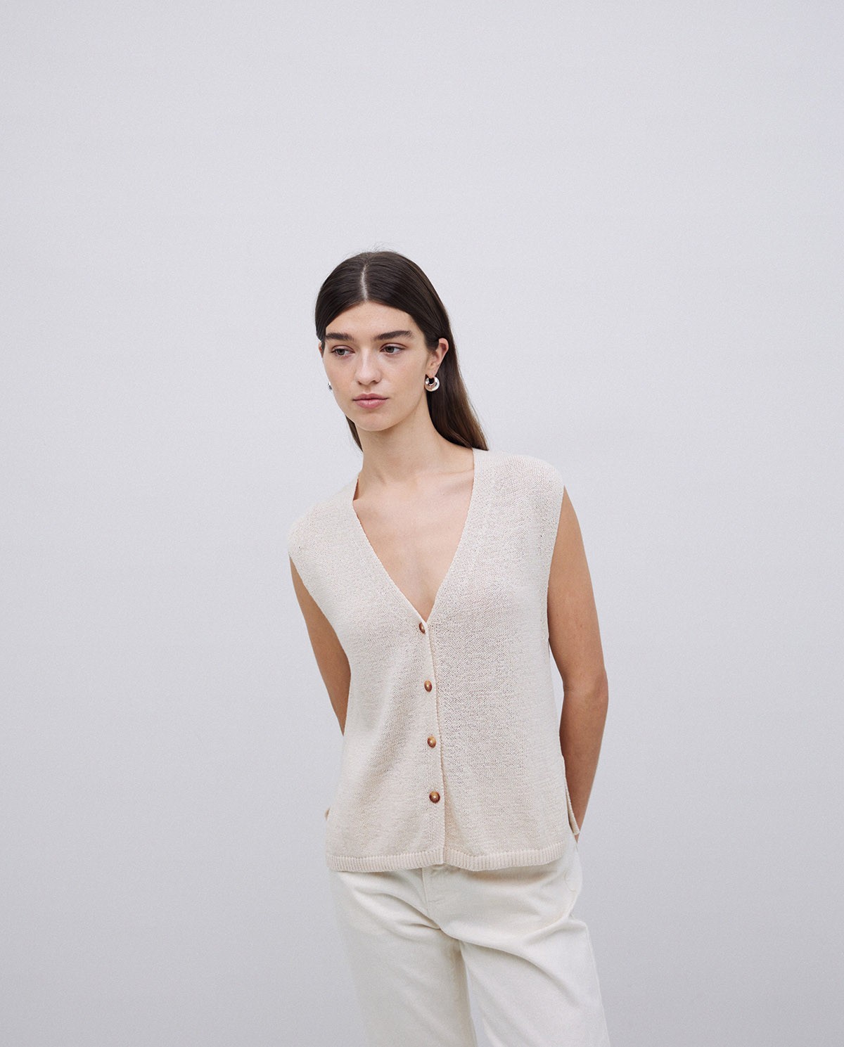 Gilet maille col en V écru 1