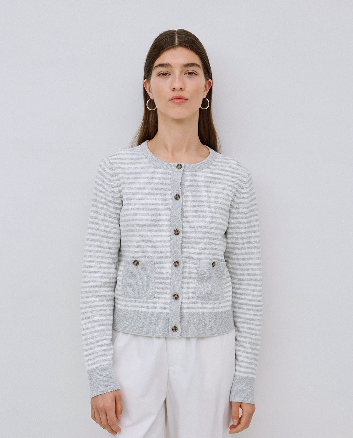 Cardigan à rayures en coton gris 2