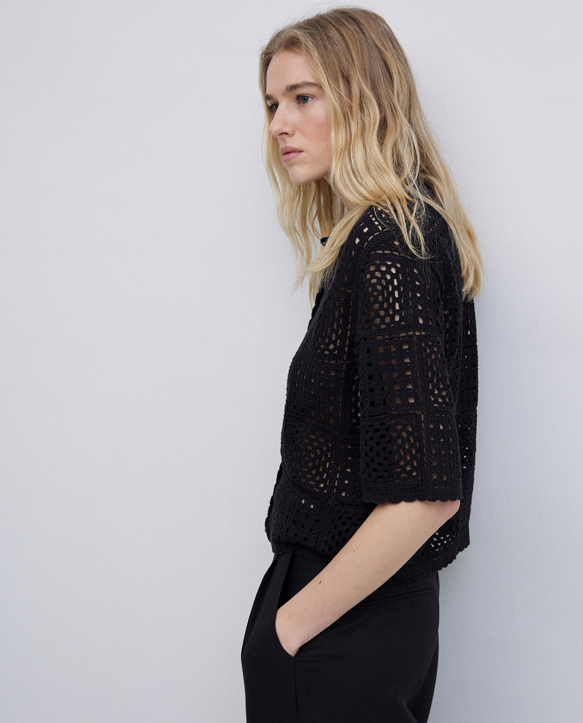 Cárdigan crochet negro
