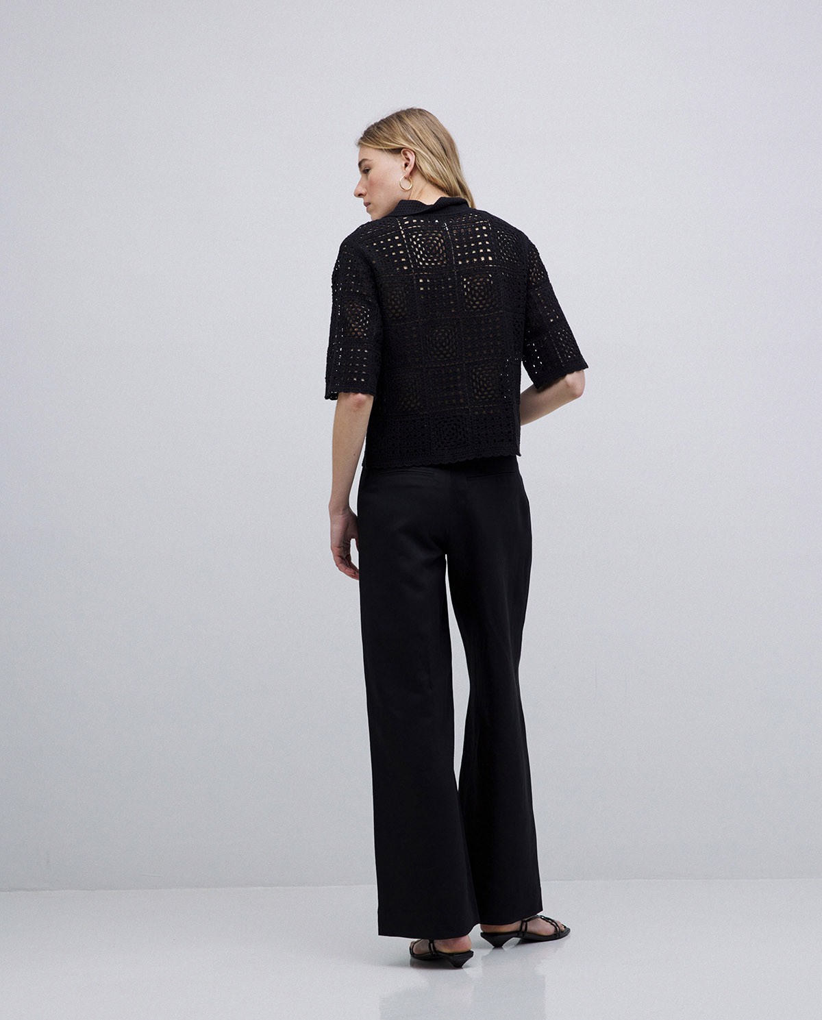 Cárdigan crochet negro
