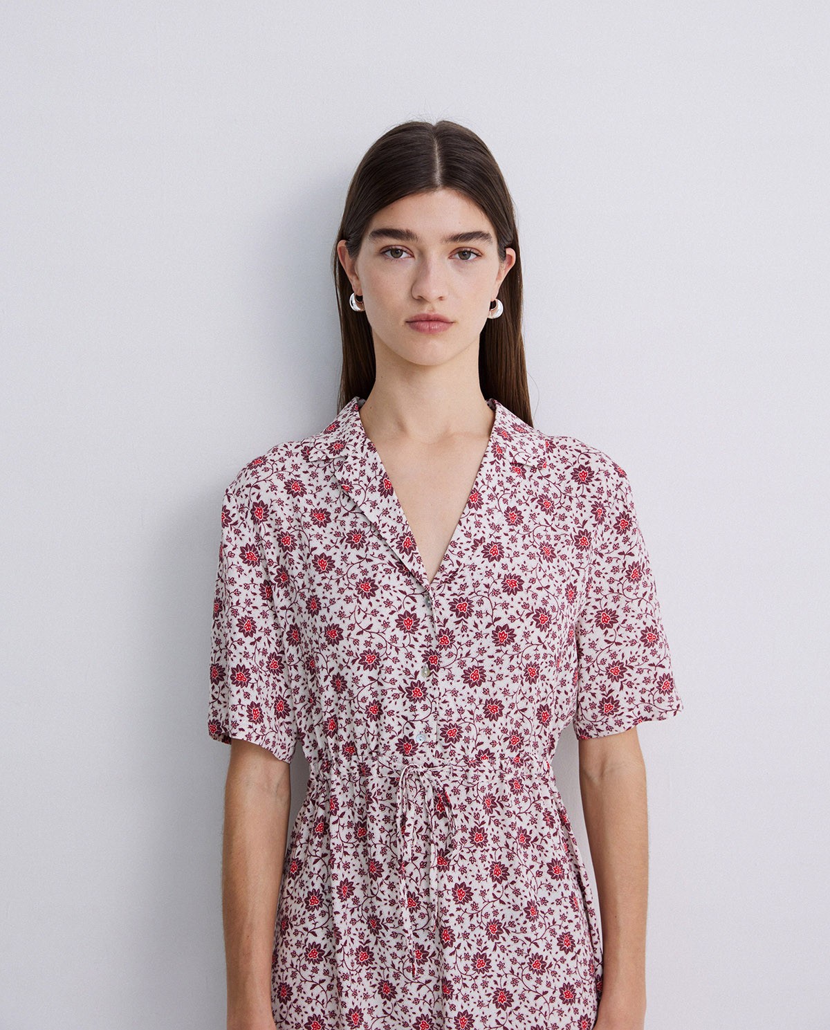 Short floral aubergine dress