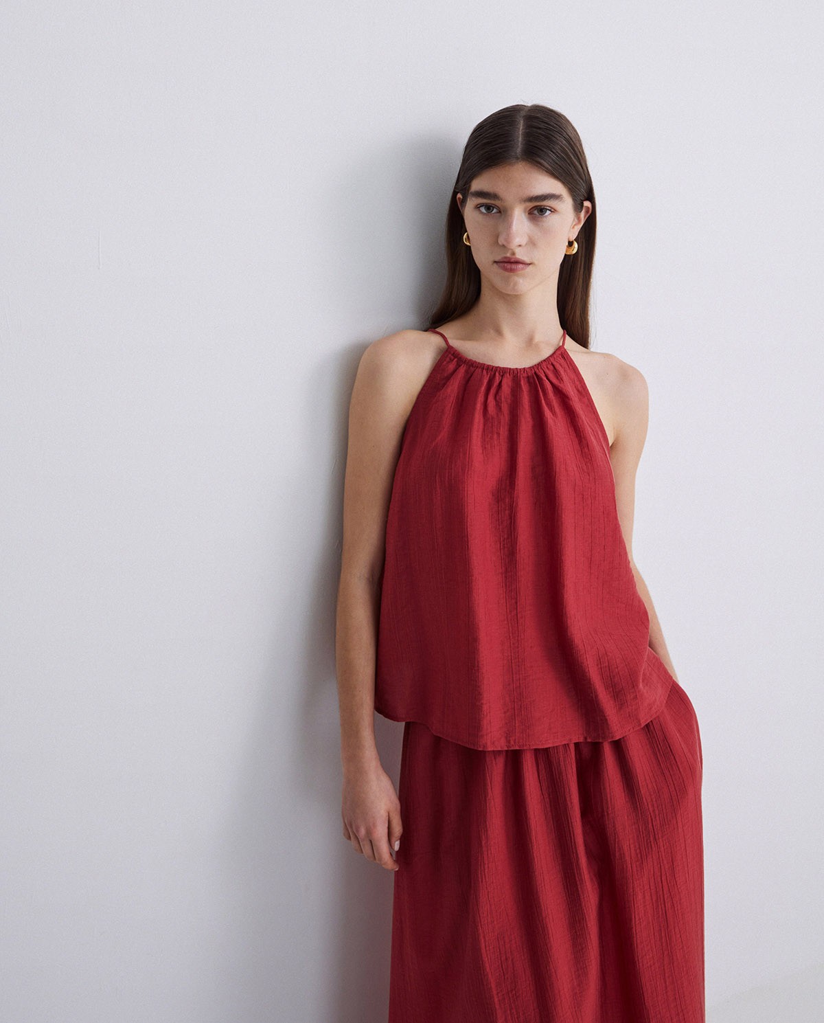 Top cuello halter lyocell rojo oscuro 2