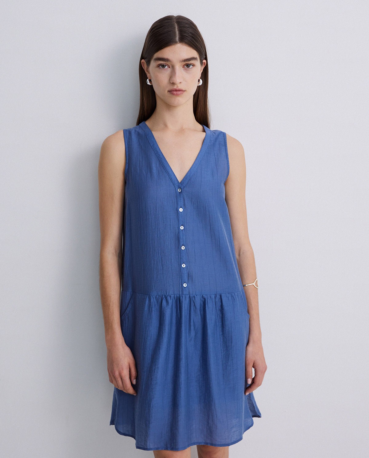 Robe courte bleu satin 3