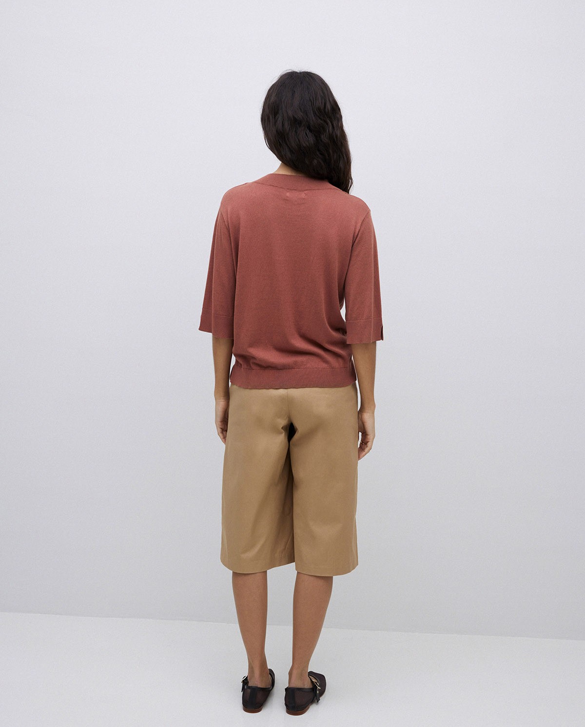 Camel raincoat Bermuda shorts