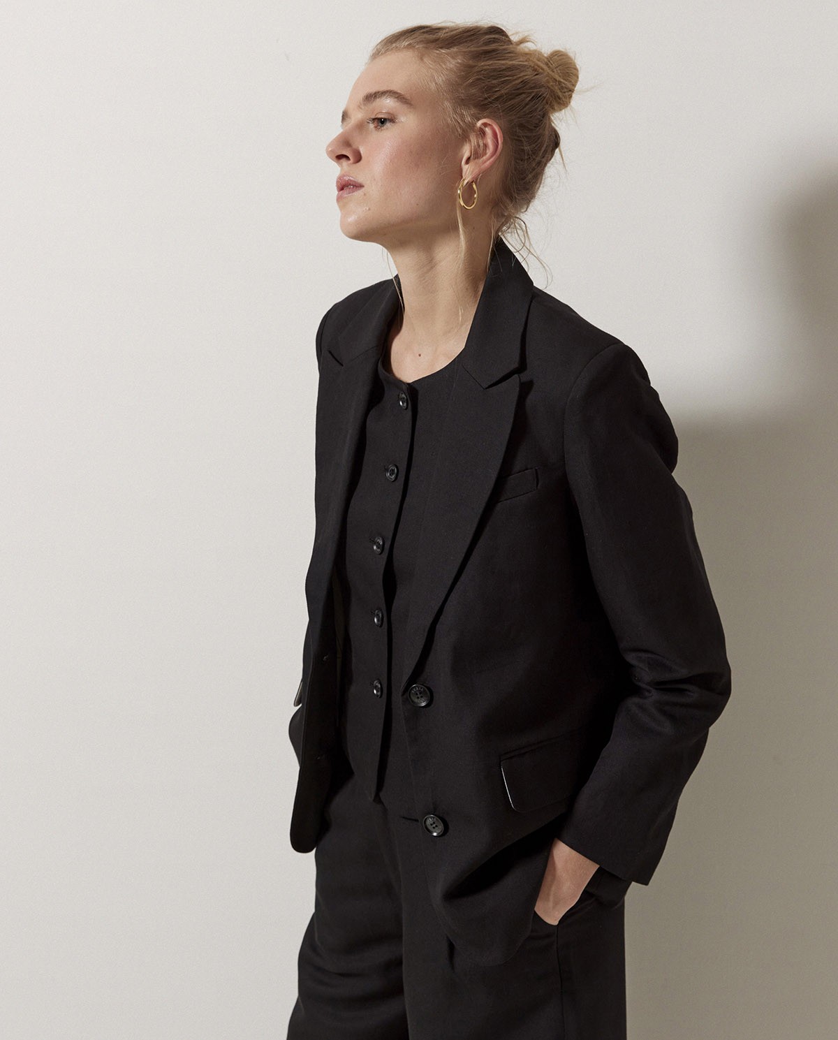Black linen-blend sport coat