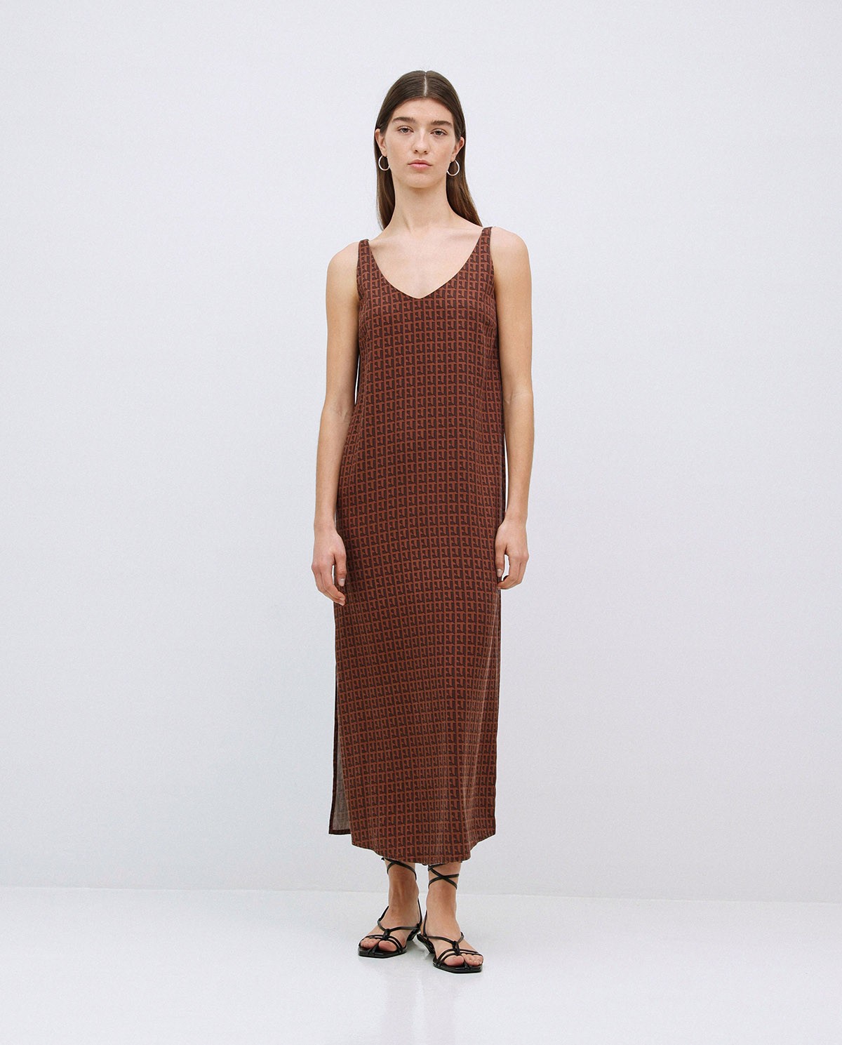 Vestido tencel pico chocolate