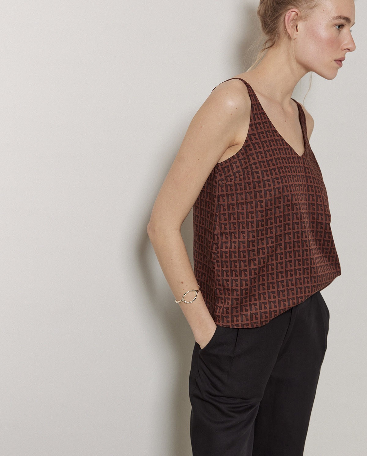 Top Tencel pico chocolate 1