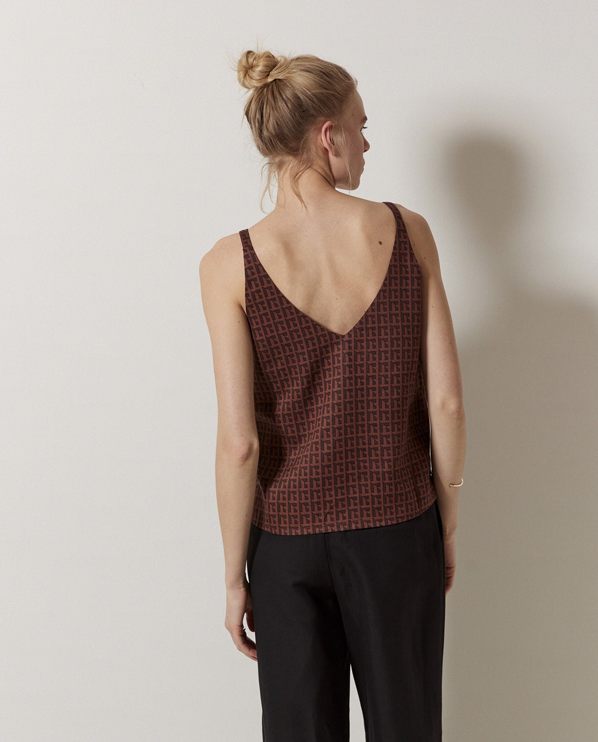 Top Tencel pico chocolate 3
