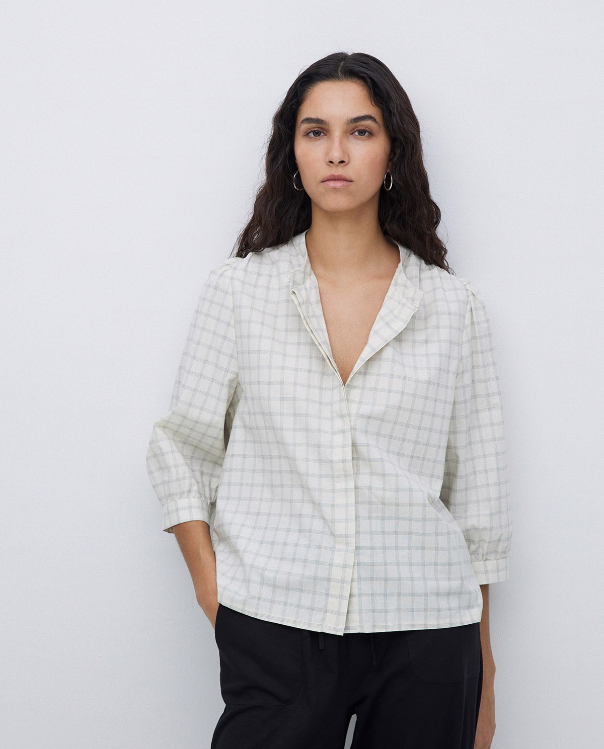 Ecru three-quarter plaid shirt
