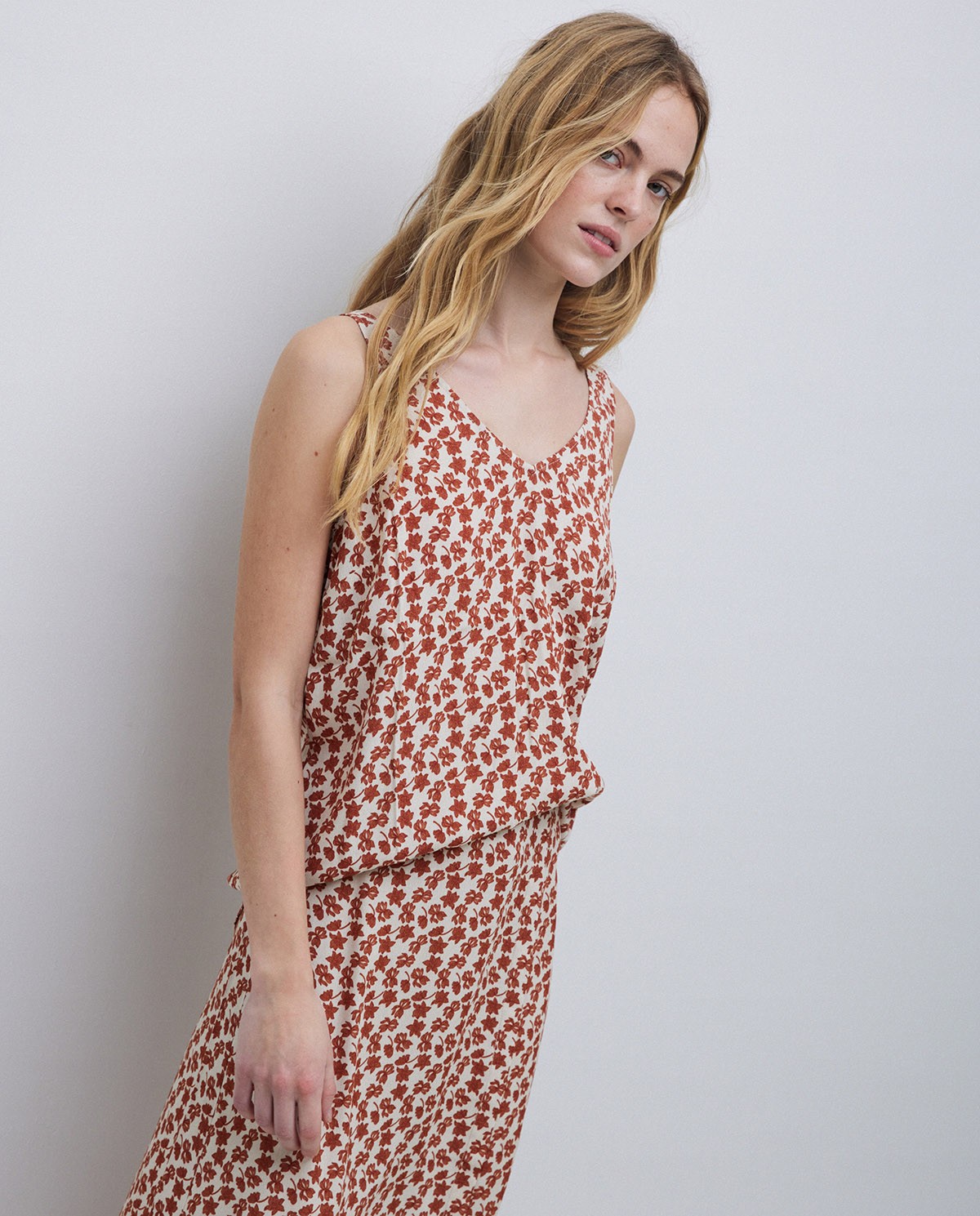 Top tirantes floral terracota 1