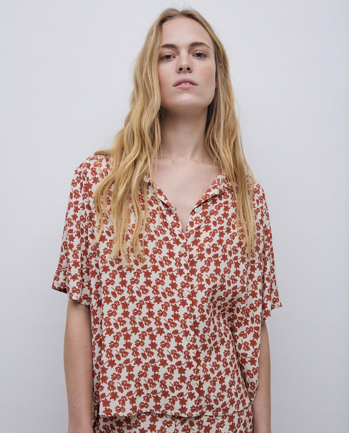 Chemise en viscose à fleurs terracotta 3