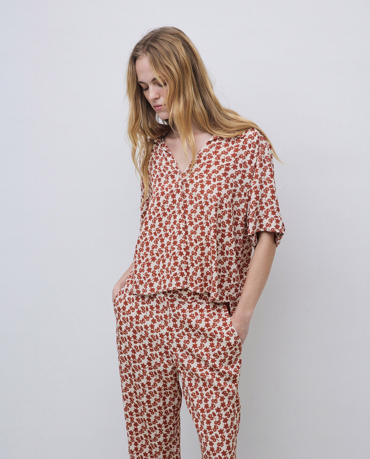 Chemise en viscose à fleurs terracotta 2