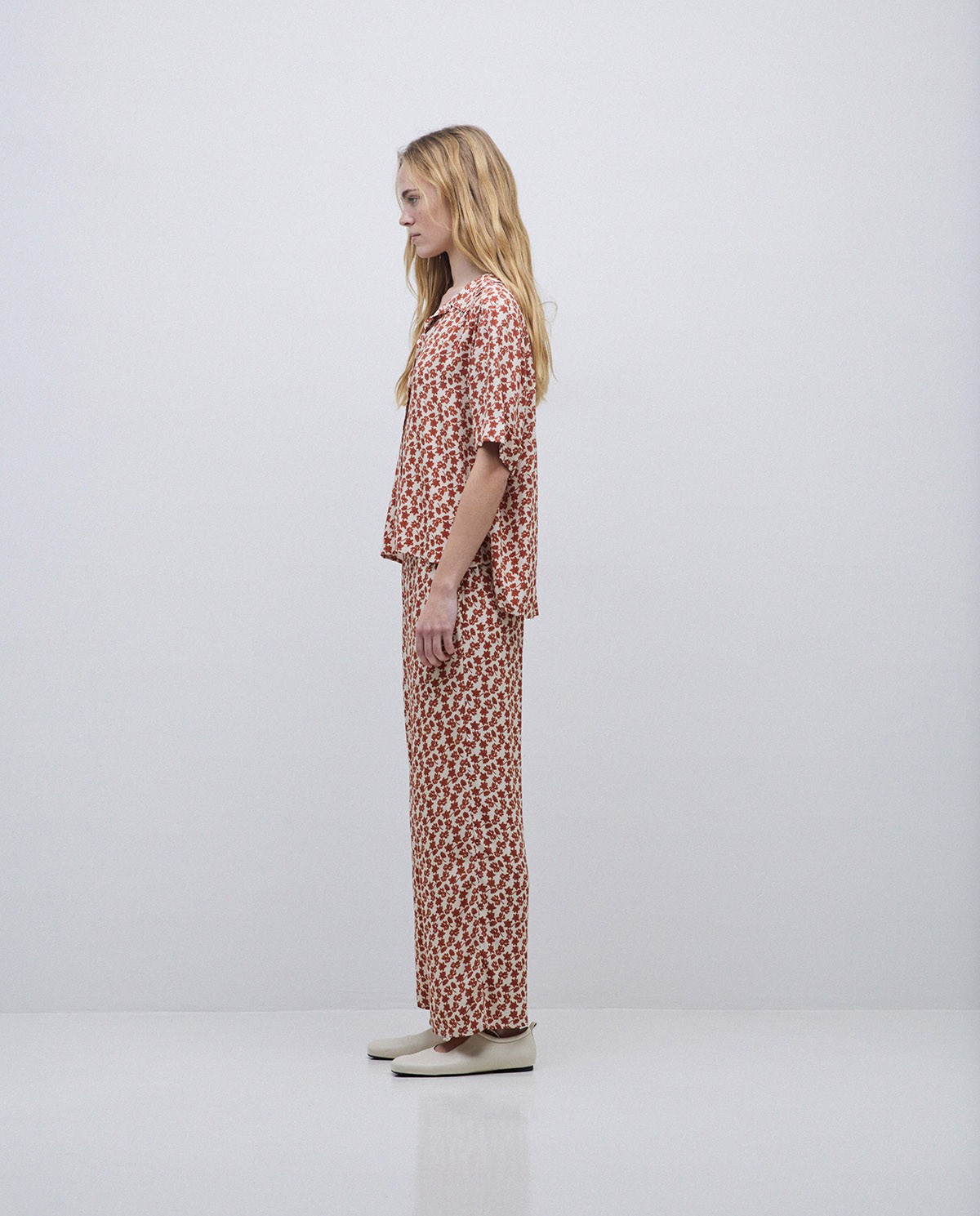Pantalones cropped terracota 3