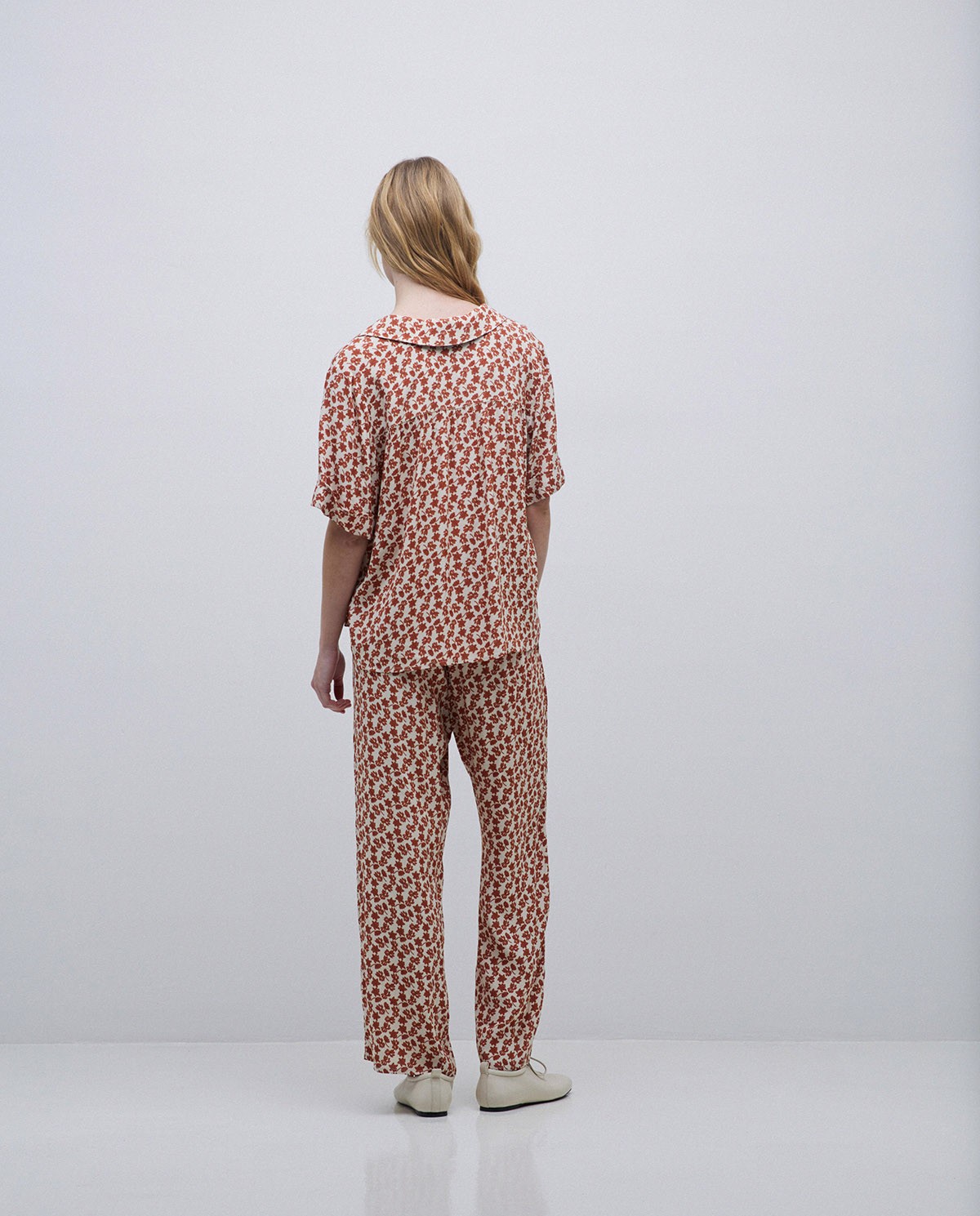 Pantalones cropped terracota 4