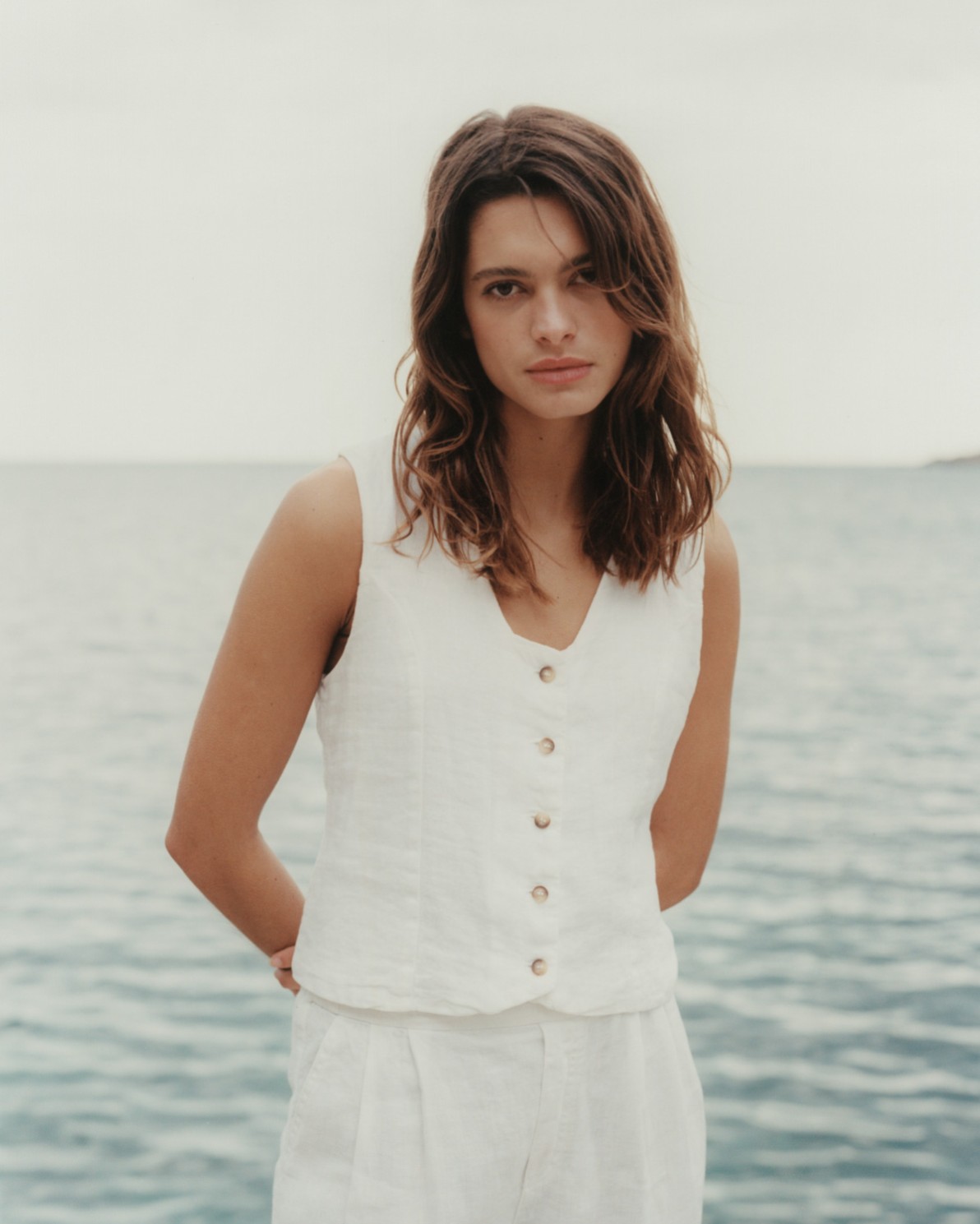 White 100% linen vest