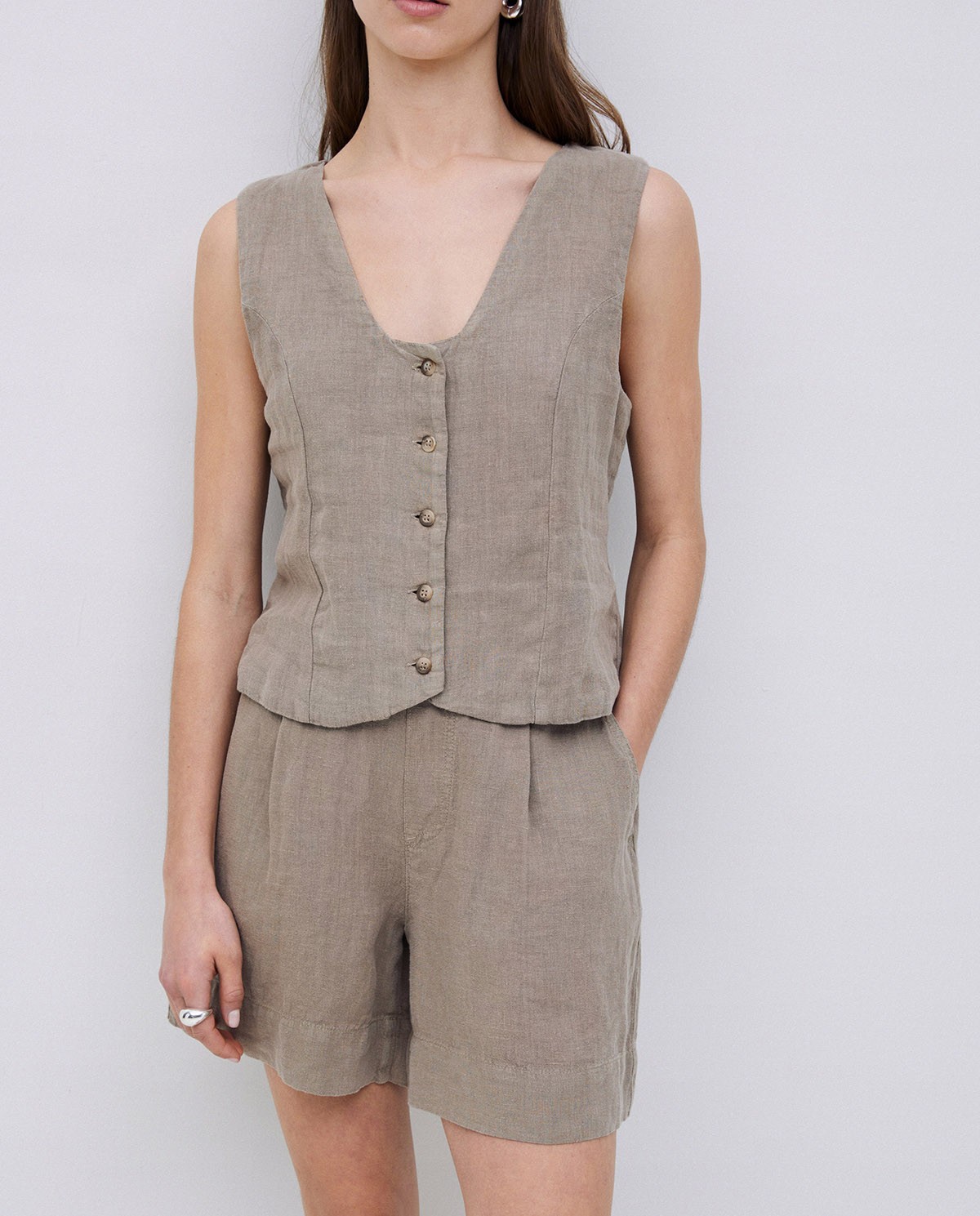 Khaki 100% linen shorts 1
