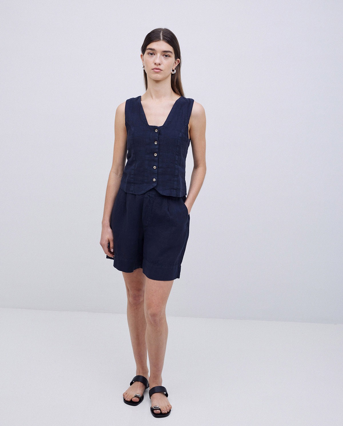 Dark blue 100% linen shorts