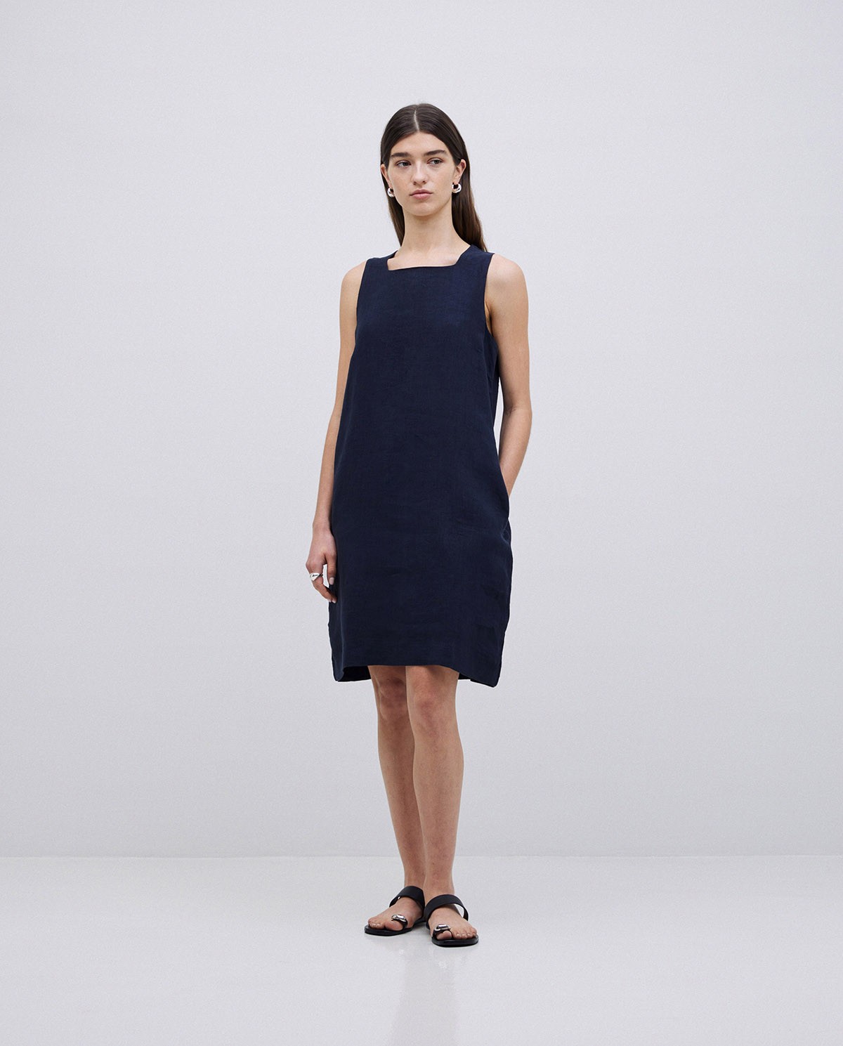 Robe 100 % lin bleu foncé 3