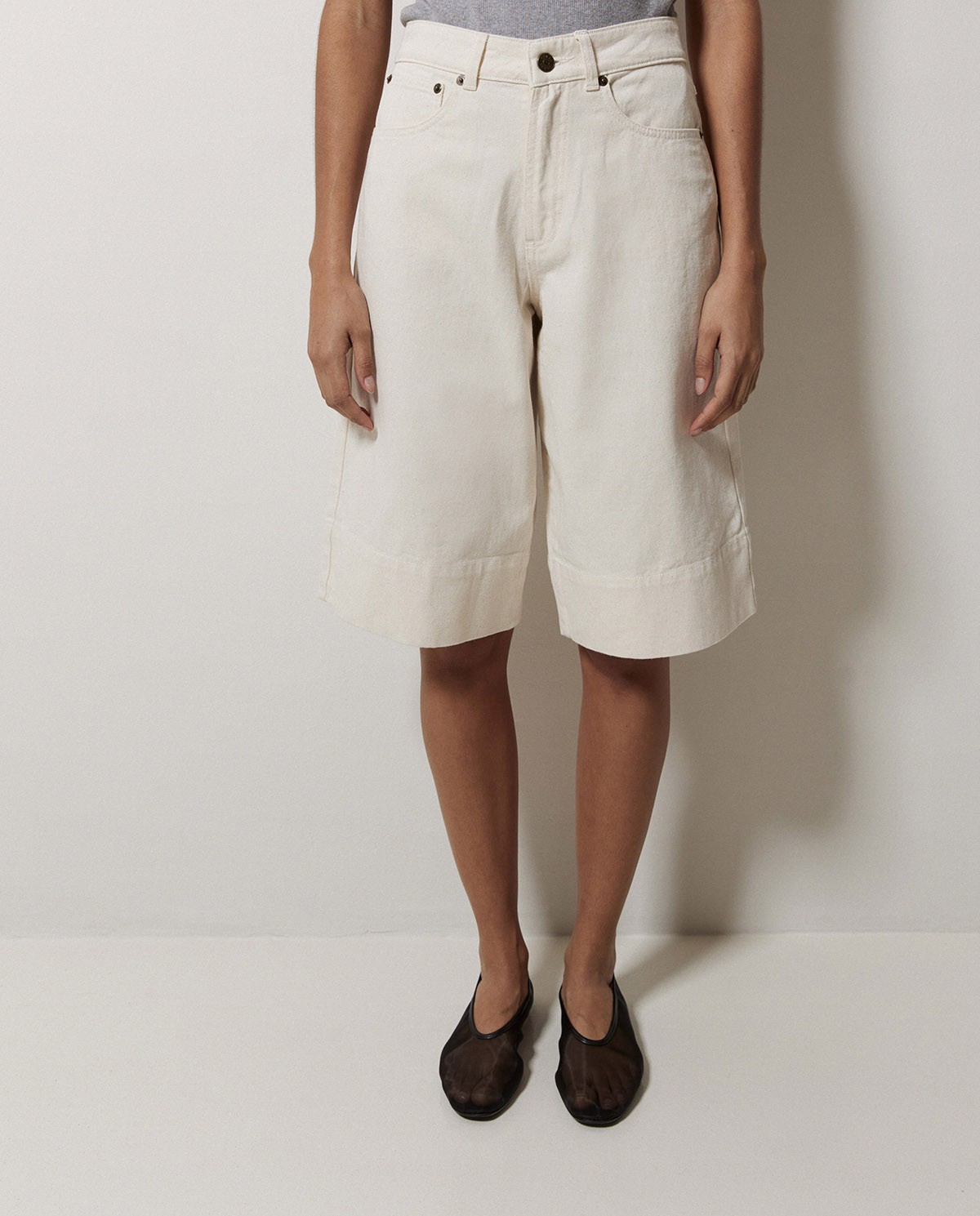 Raw denim Bermuda shorts 2