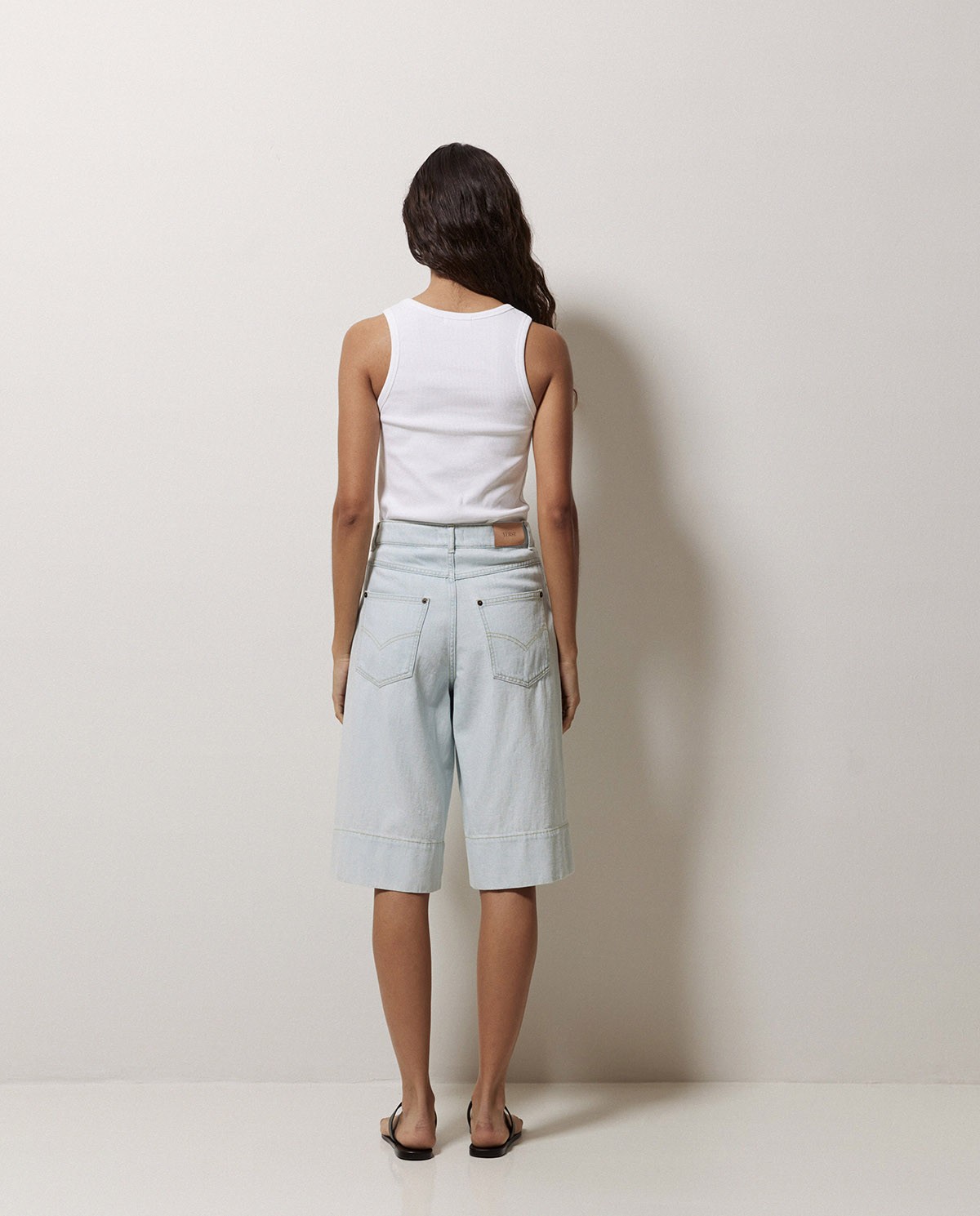 Bermuda en jean bleu indigo 5