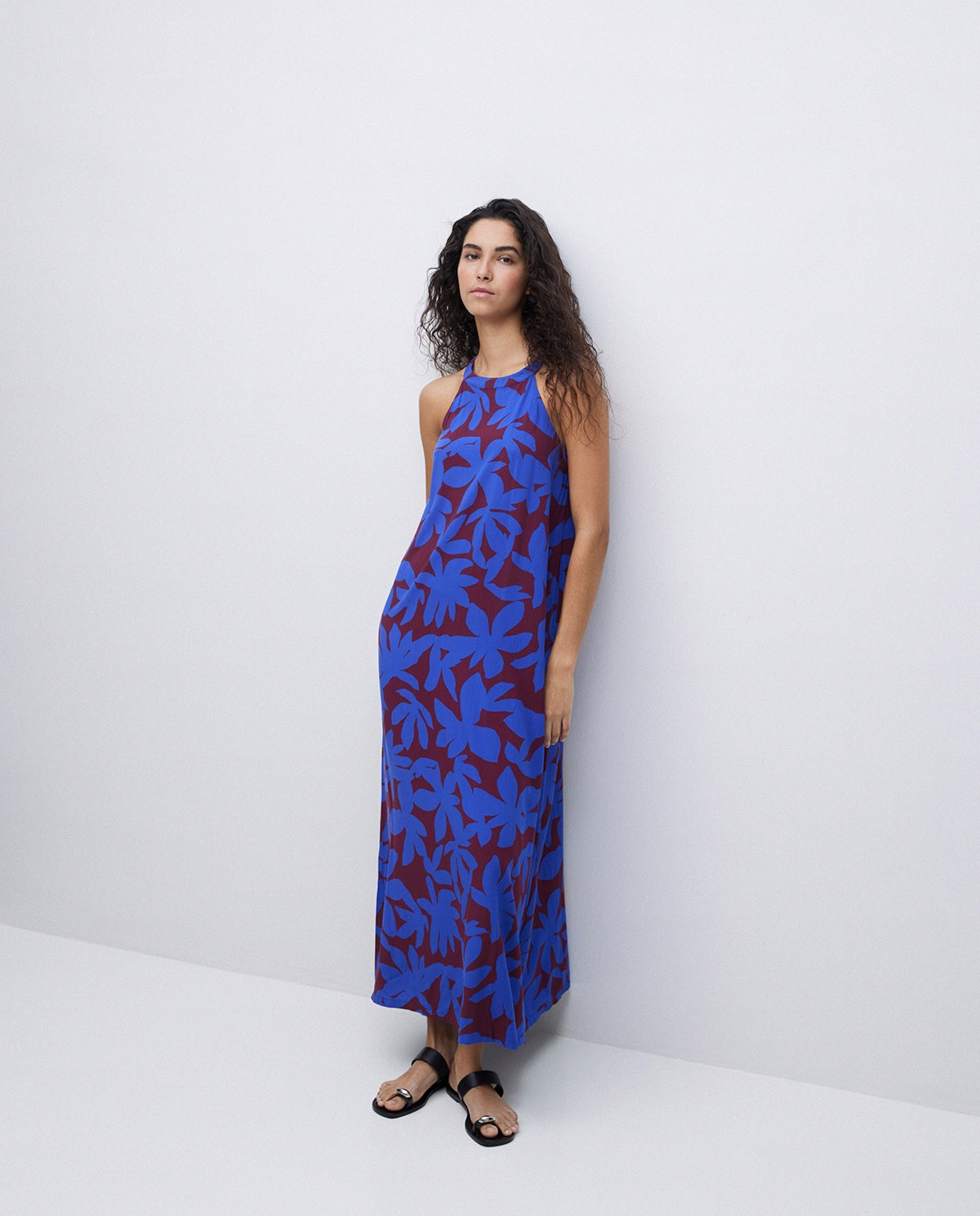 Vestido largo cuello halter azul