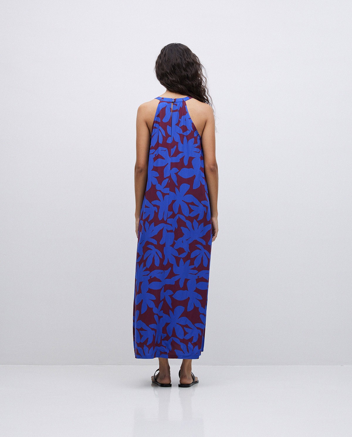 Vestido largo cuello halter azul 3
