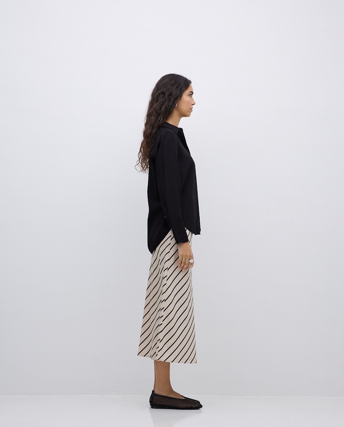 Black flowy viscose shirt 5