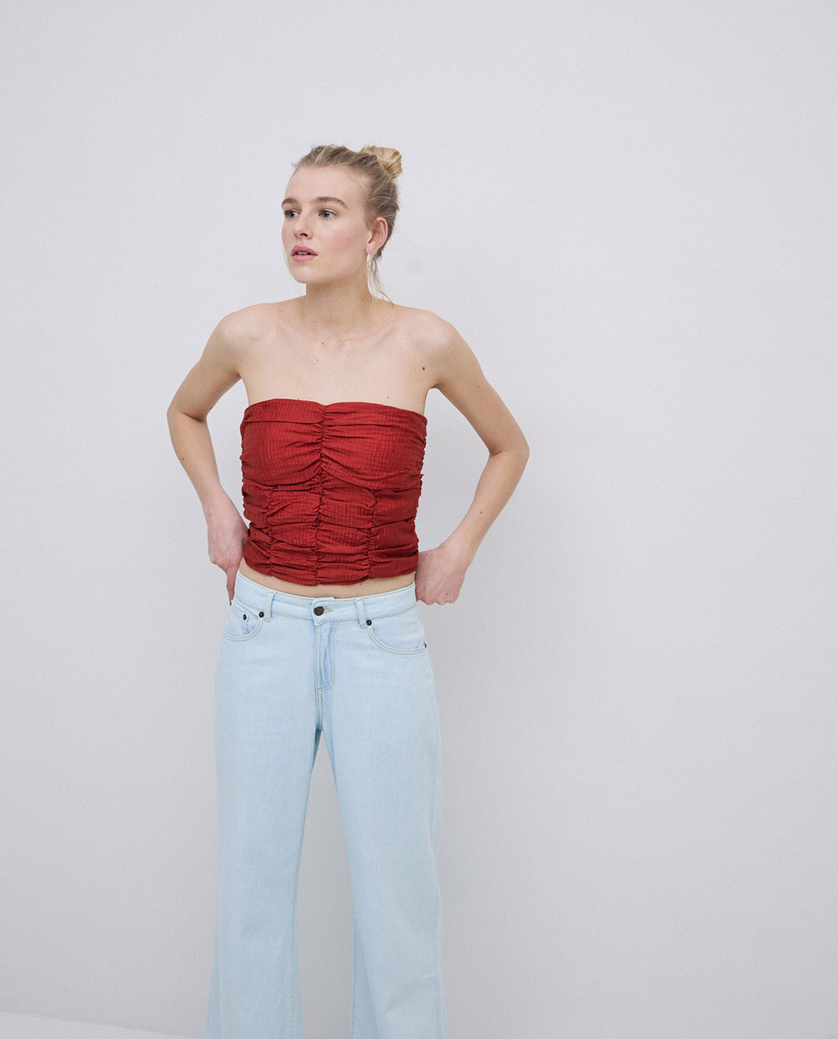 Top drapé terracotta épaules nues 2