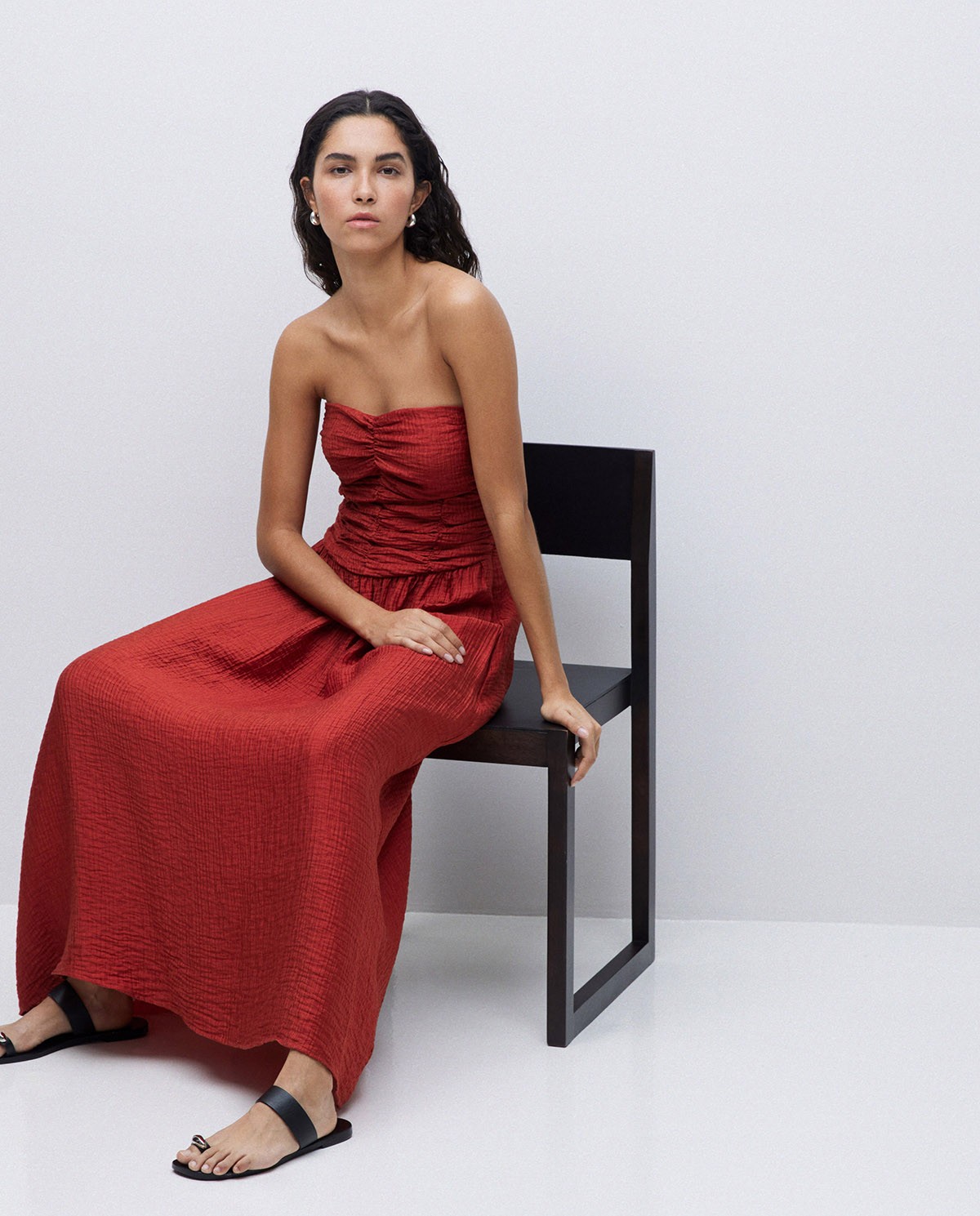 Vestido largo drapeado terracota