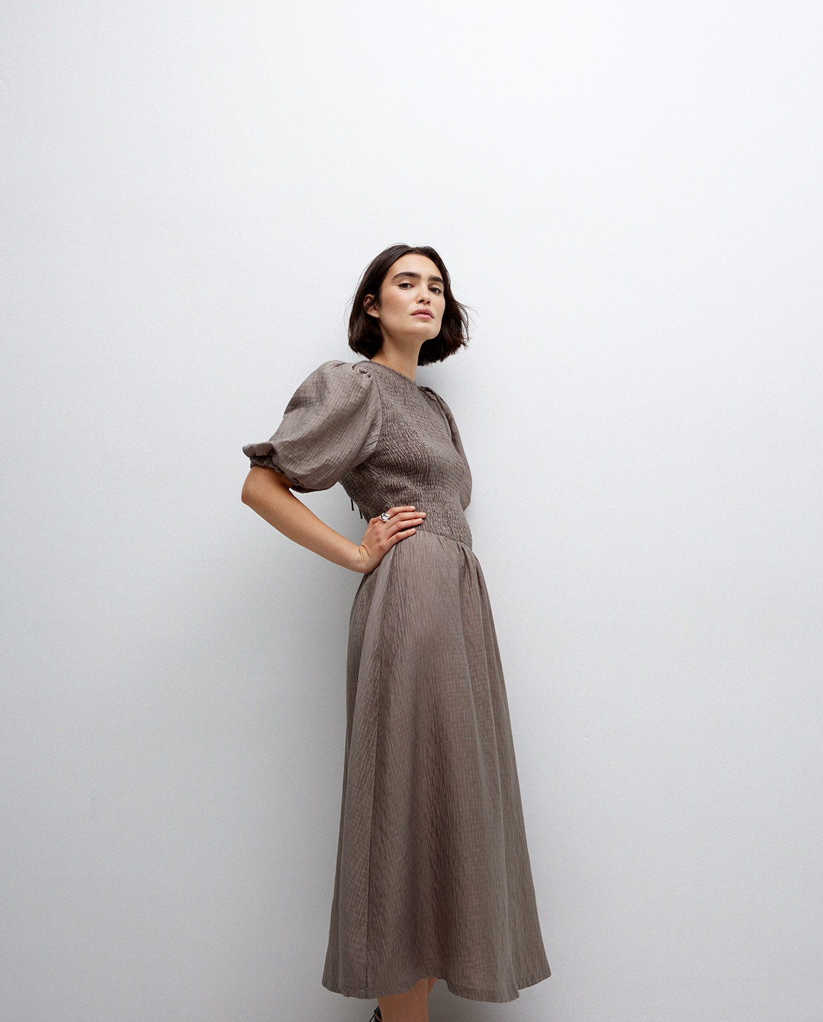 Vestido largo manga abullonada caqui