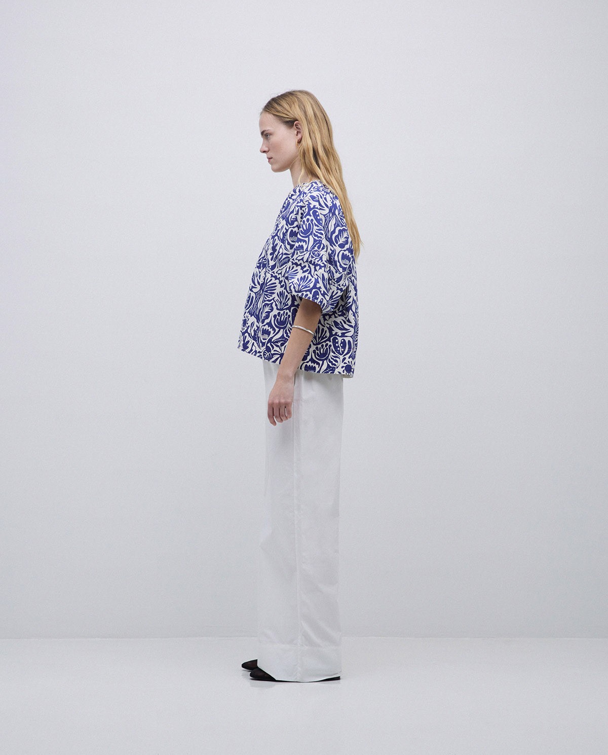 Chemise col tunisien floral bleu indigo 4