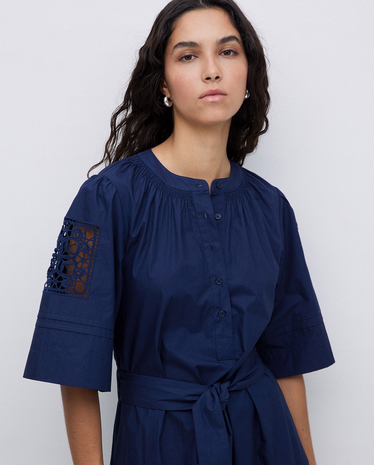 Vestido popelín puntillas azul oscuro 1
