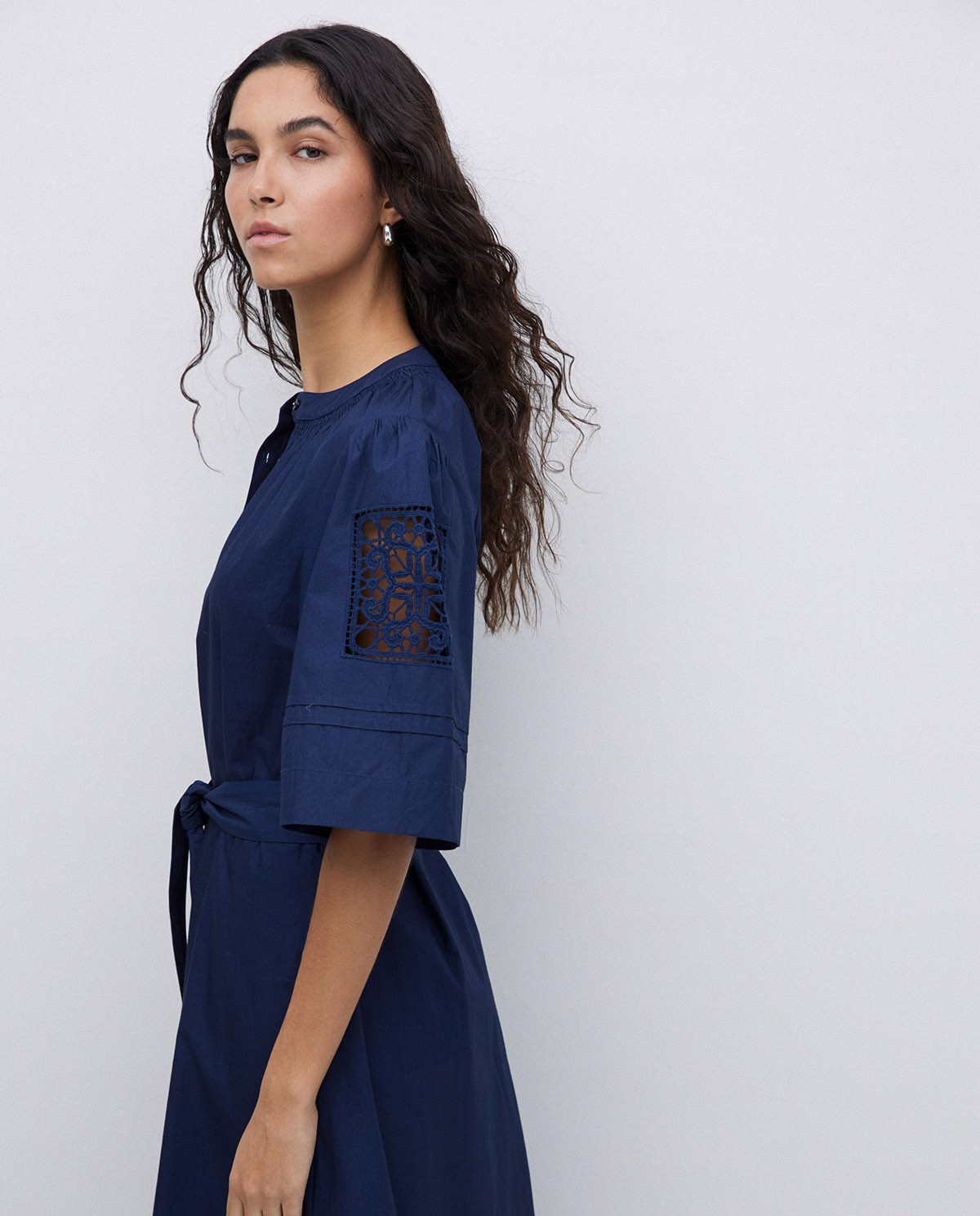 Vestido popelín puntillas azul oscuro